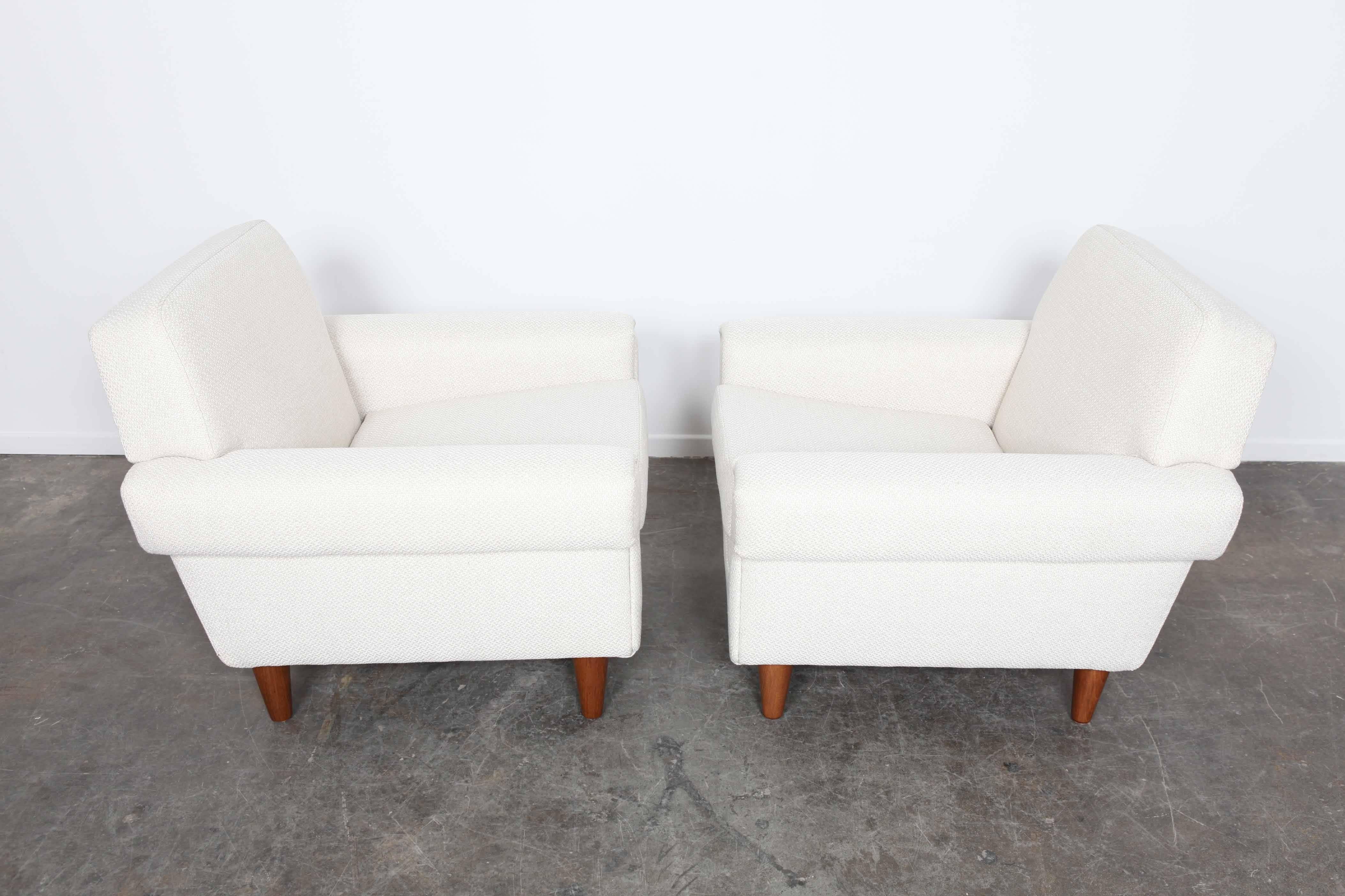 Pair of Swedish Mid-Century Modern Reupholstered Lounge Chairs by Ire Mobel 1