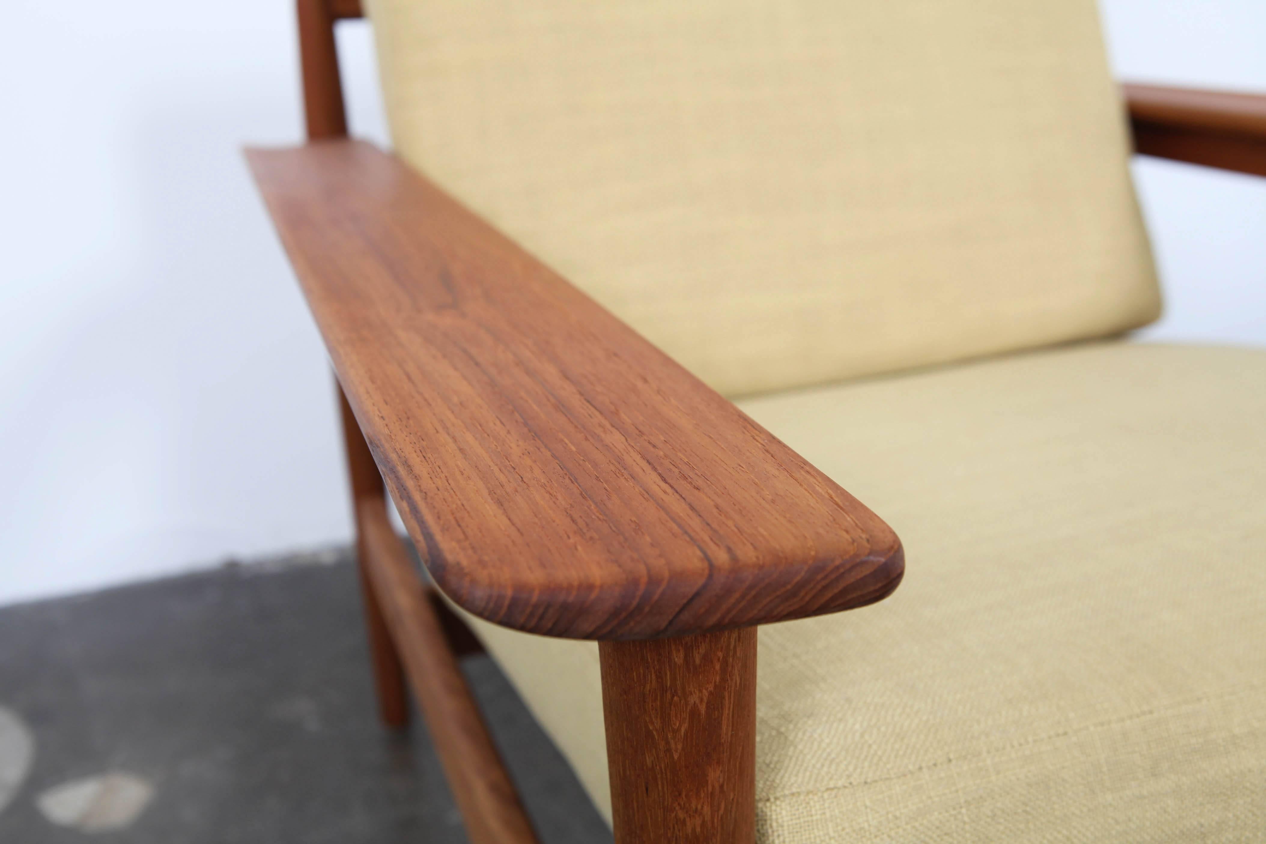 Pair of Swedish Midcentury Teak Paddle Arm Lounge Chairs In Excellent Condition In North Hollywood, CA