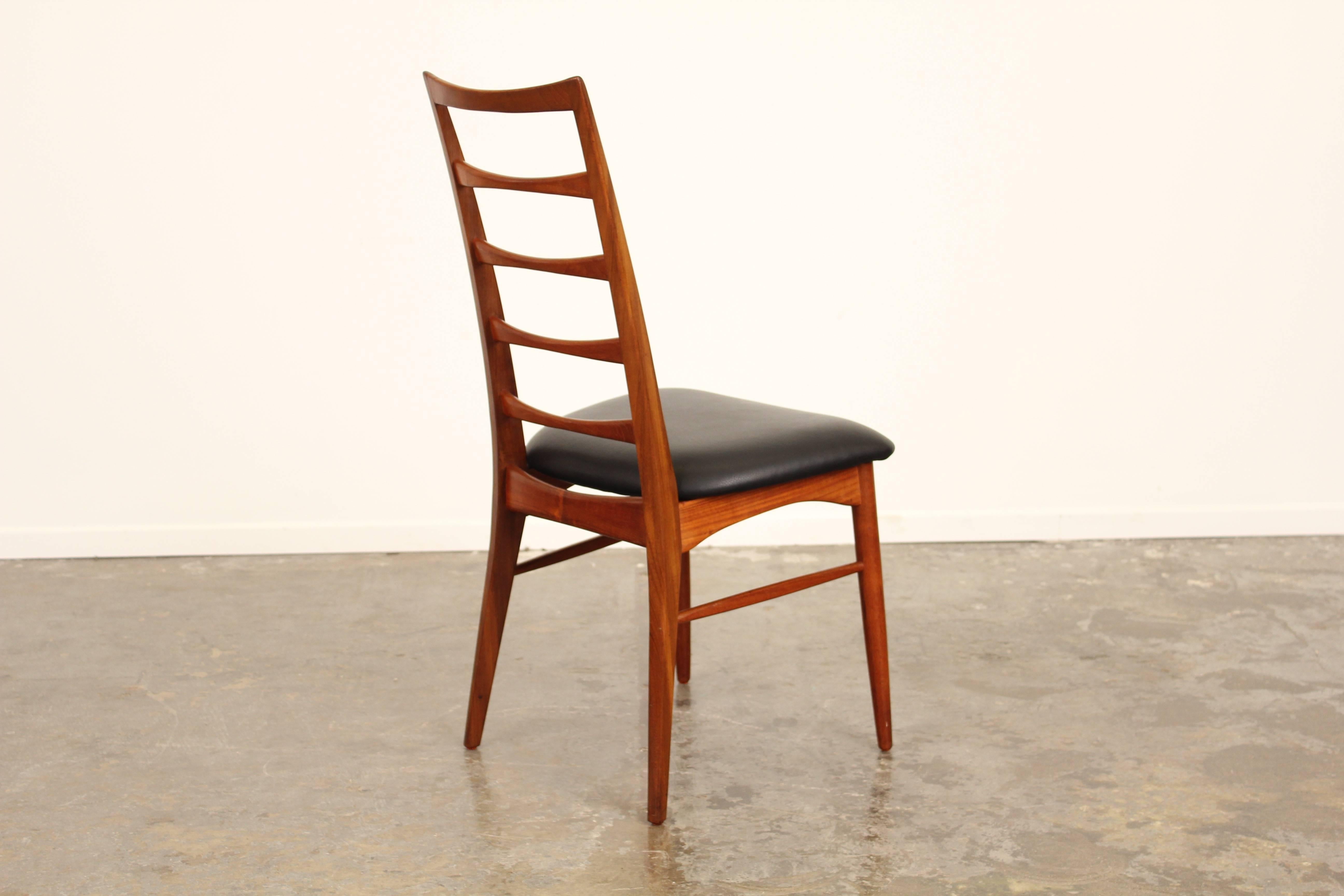Set of Six Tall Ladder-Back Teak and Leather Dining Chairs by Niels Kofoed In Excellent Condition In North Hollywood, CA