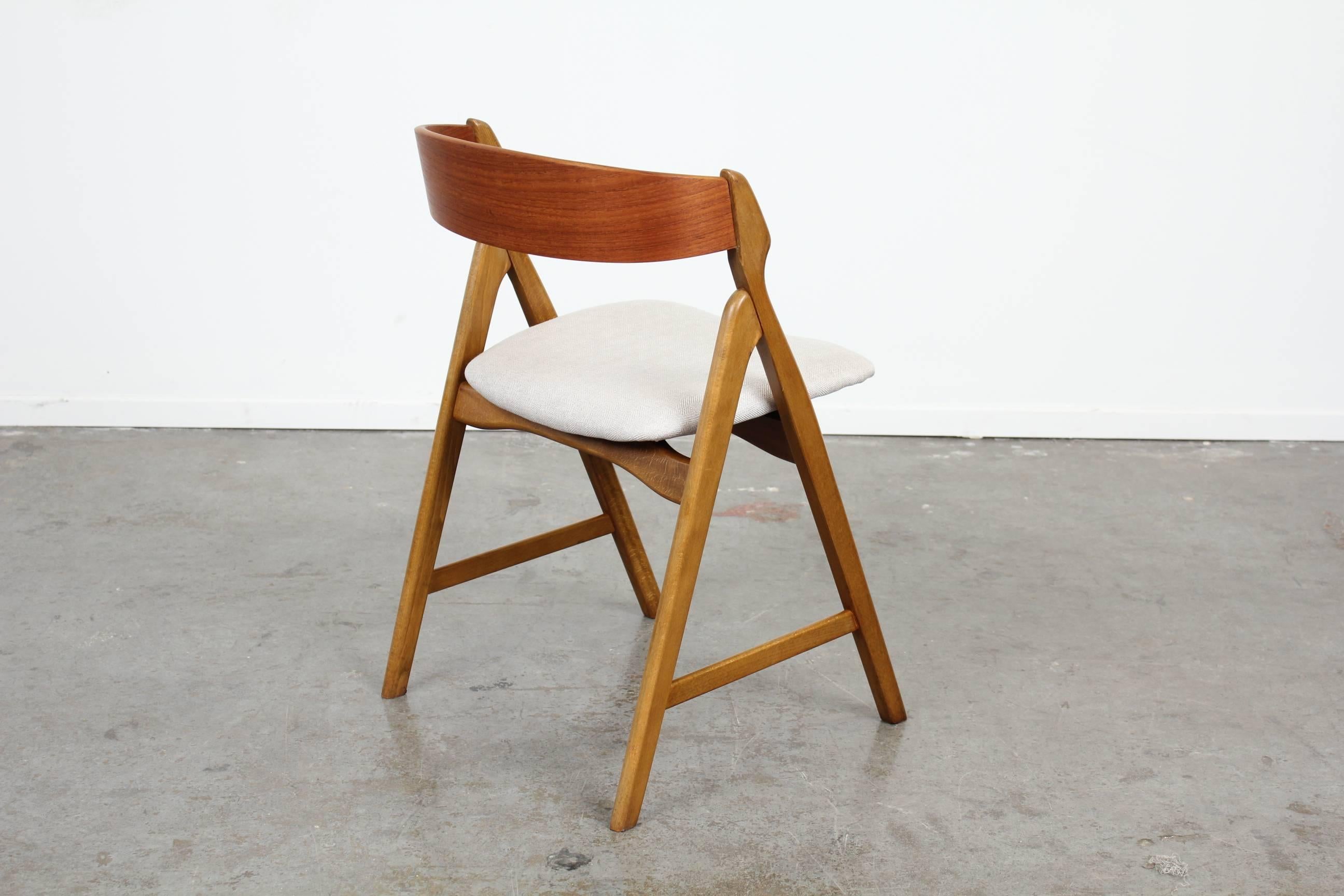 Mid-20th Century Set of Four Mid-Century Danish Modern Teak Dining Chairs