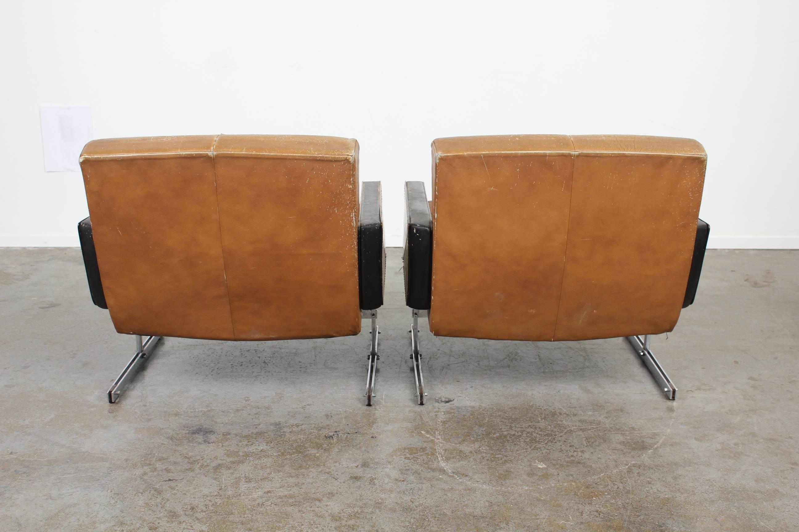 Mid-Century Modern Rosewood and Leather Chairs In Distressed Condition In North Hollywood, CA