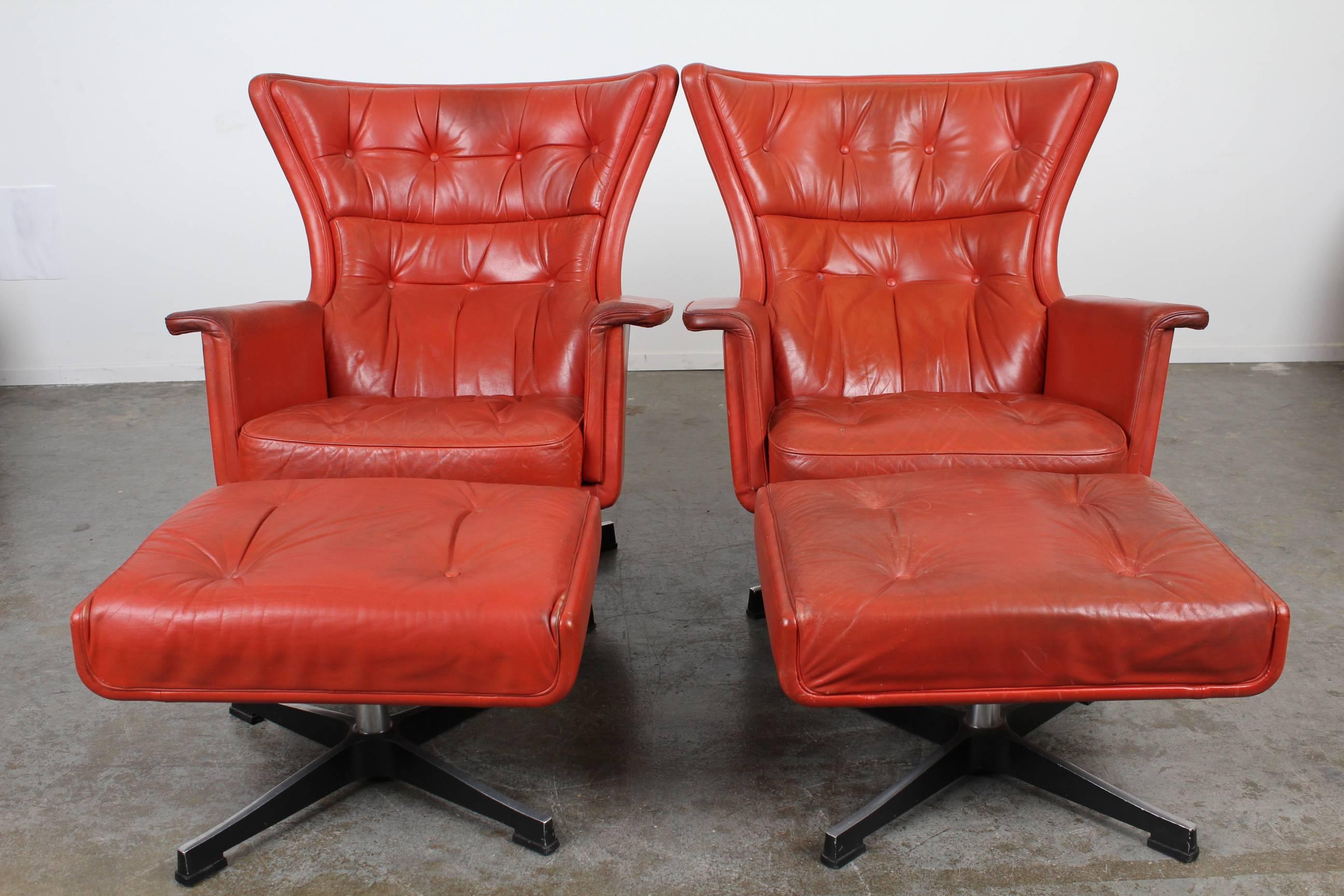 Mid-Century Modern Red Leather Swivel Chair 4