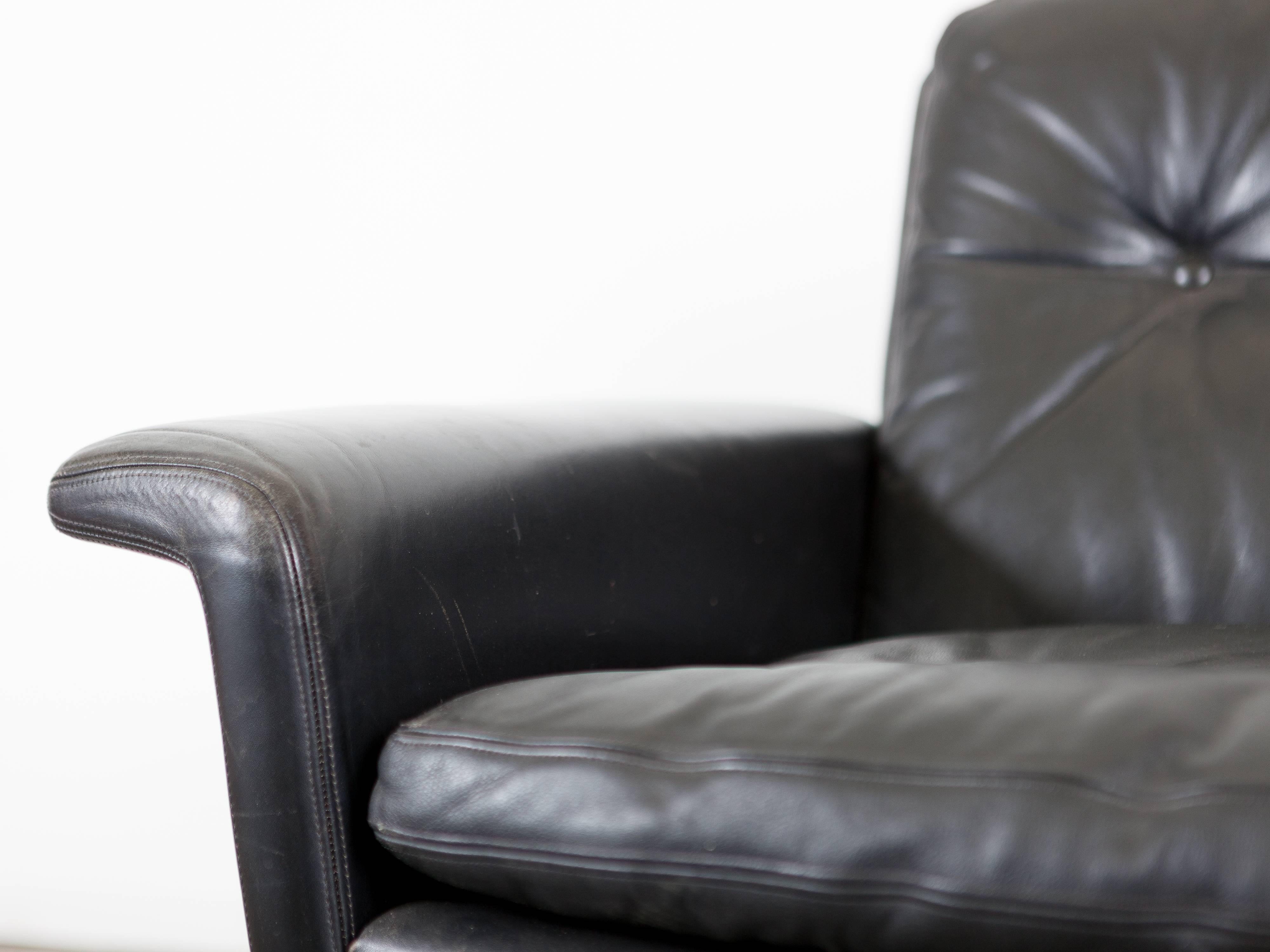 Mid-Century Black Leather Swivel Lounge Chair 4