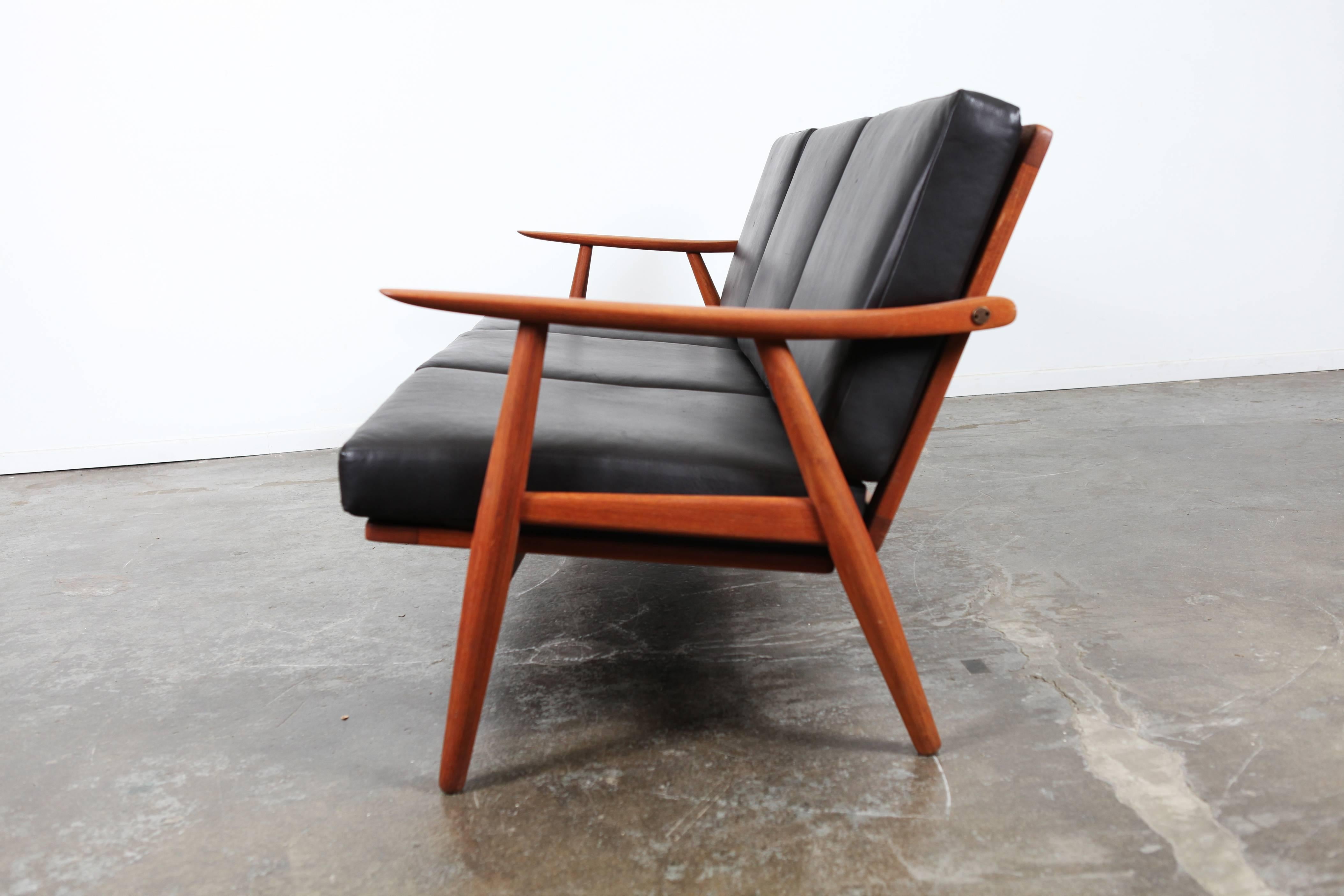 Leather Danish Mid-Century Modern Ge-270 Sofa by Hans Wegner for GETAMA