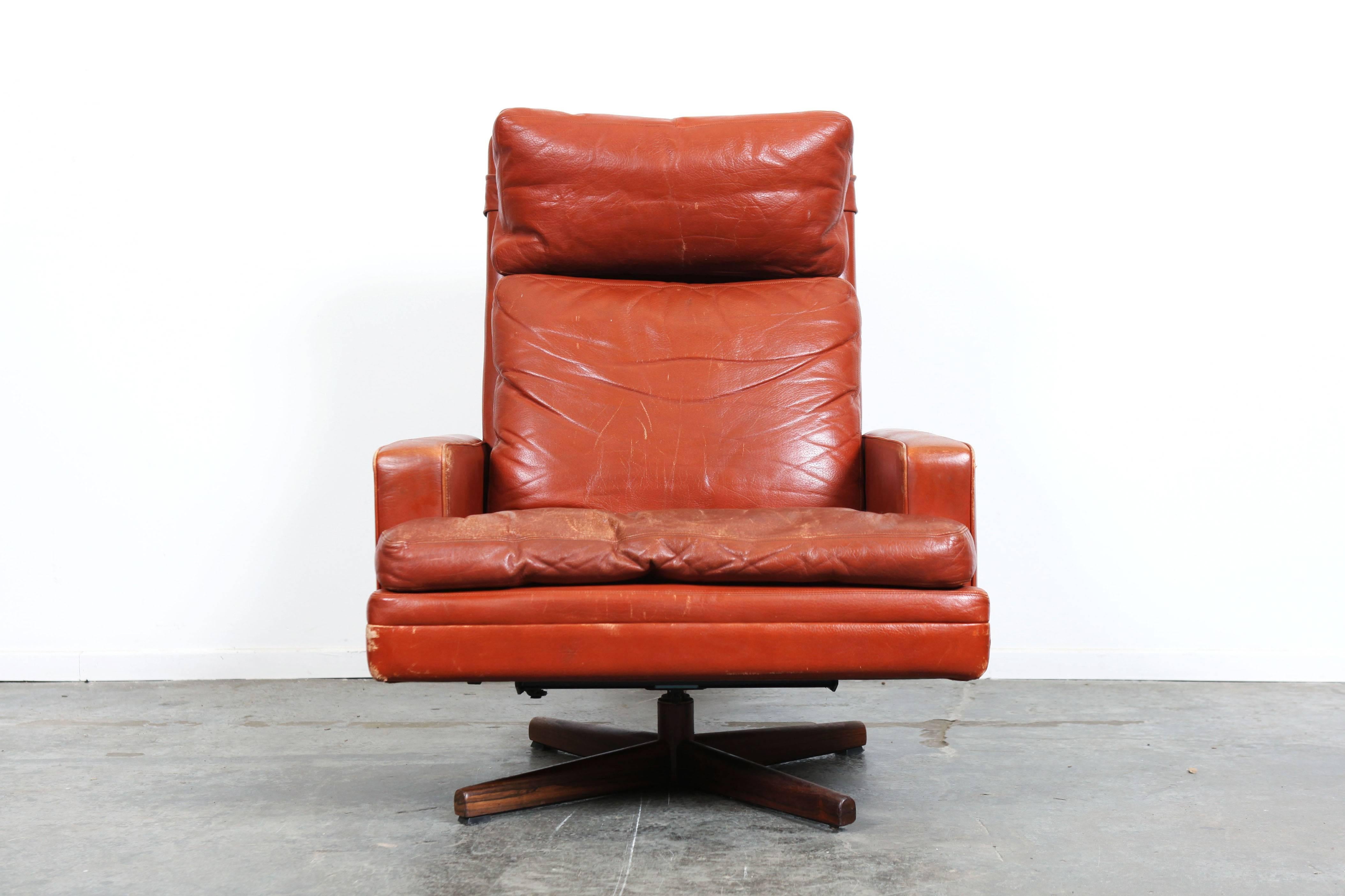 Mid-20th Century Mid-Century Fredrik Kayser Swivel Lounge Chair For Sale