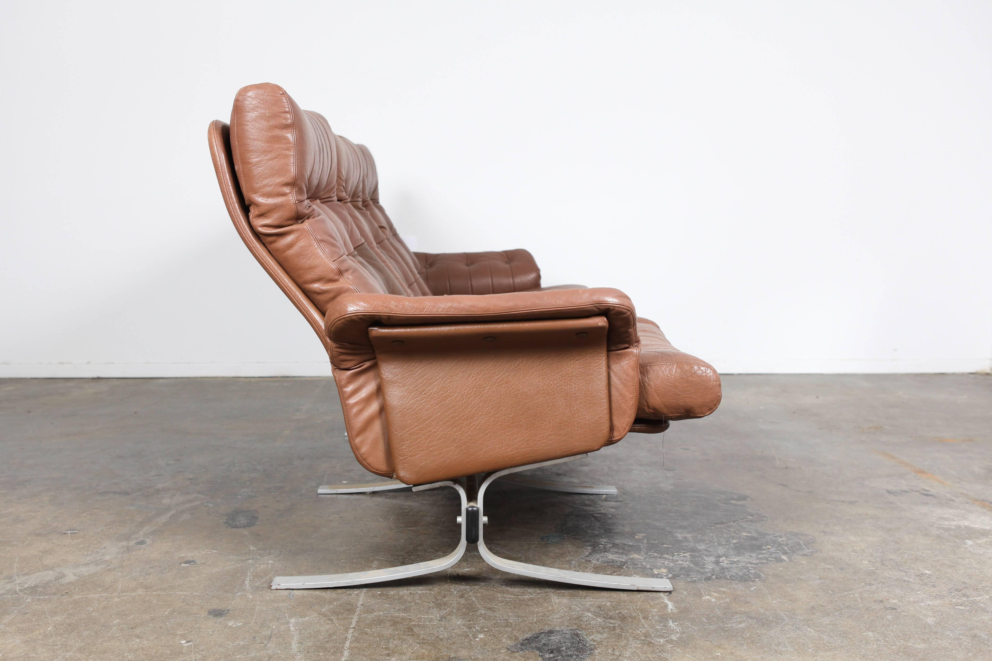 Mid-Century Modern Danish Mid-Century Tufted Leather 