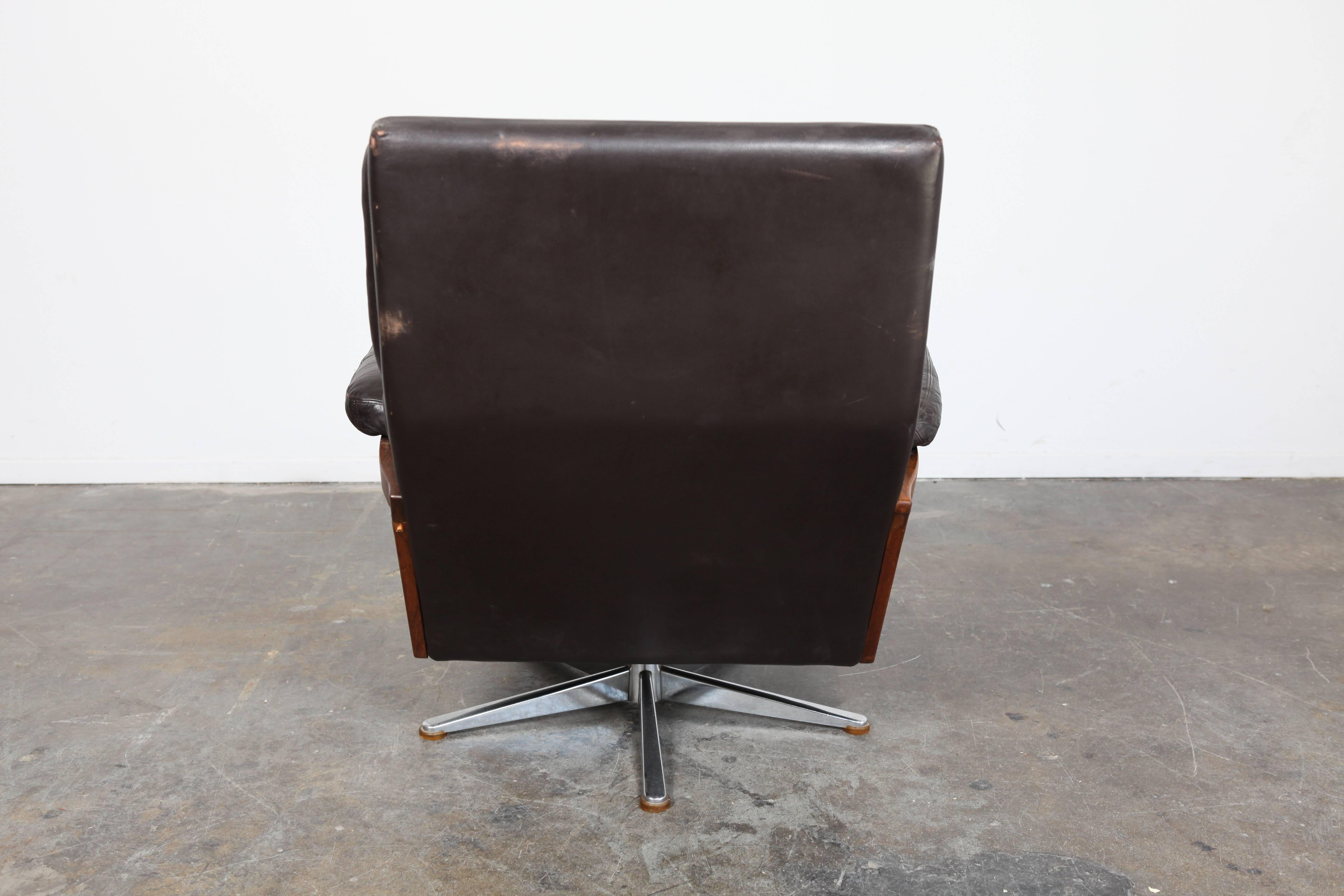 Danish Mid-Century Brown Leather Swivel Lounge Chair 1