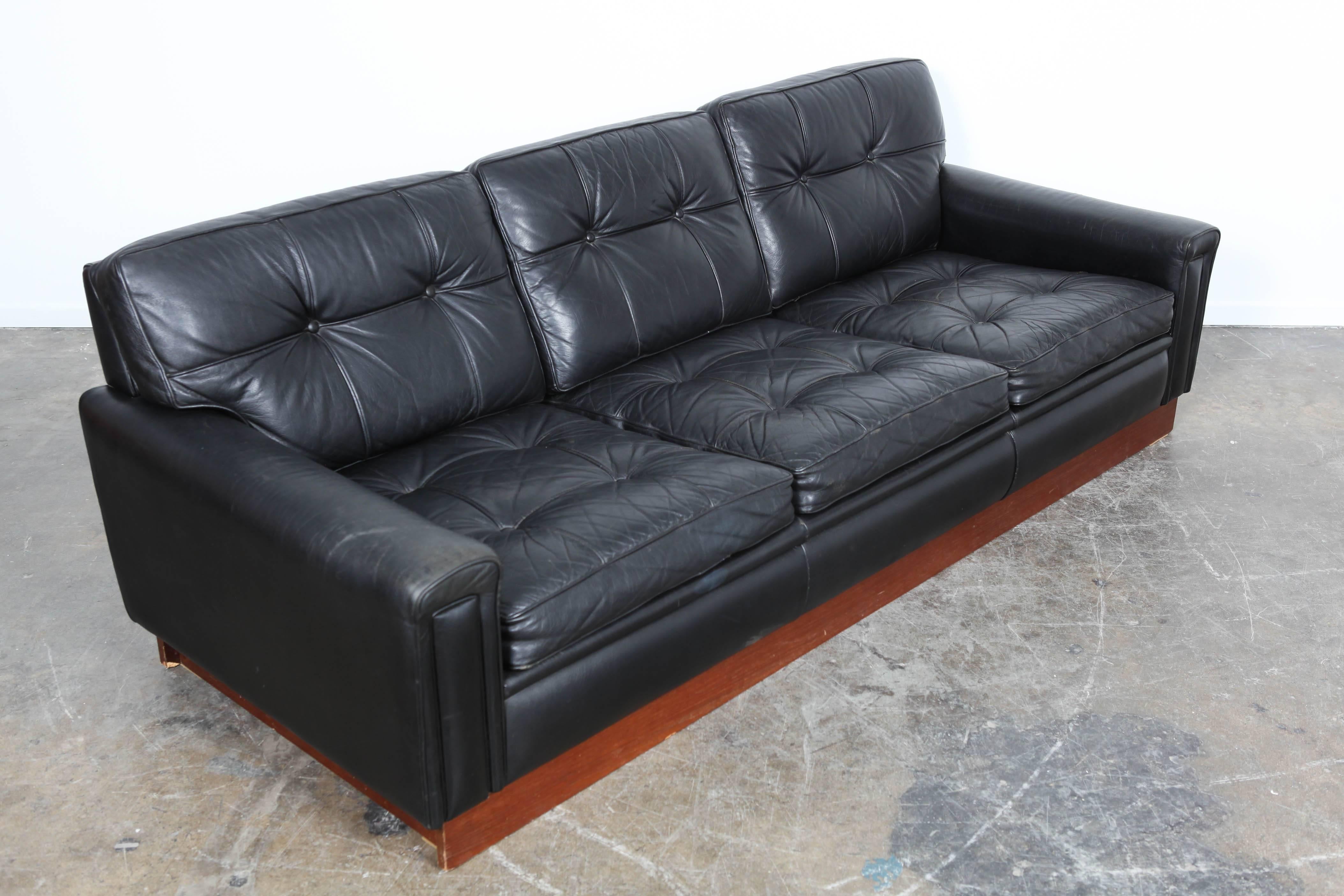 Swedish Mid-Century Modern Black Leather Sofa by Arne Norell In Good Condition In North Hollywood, CA