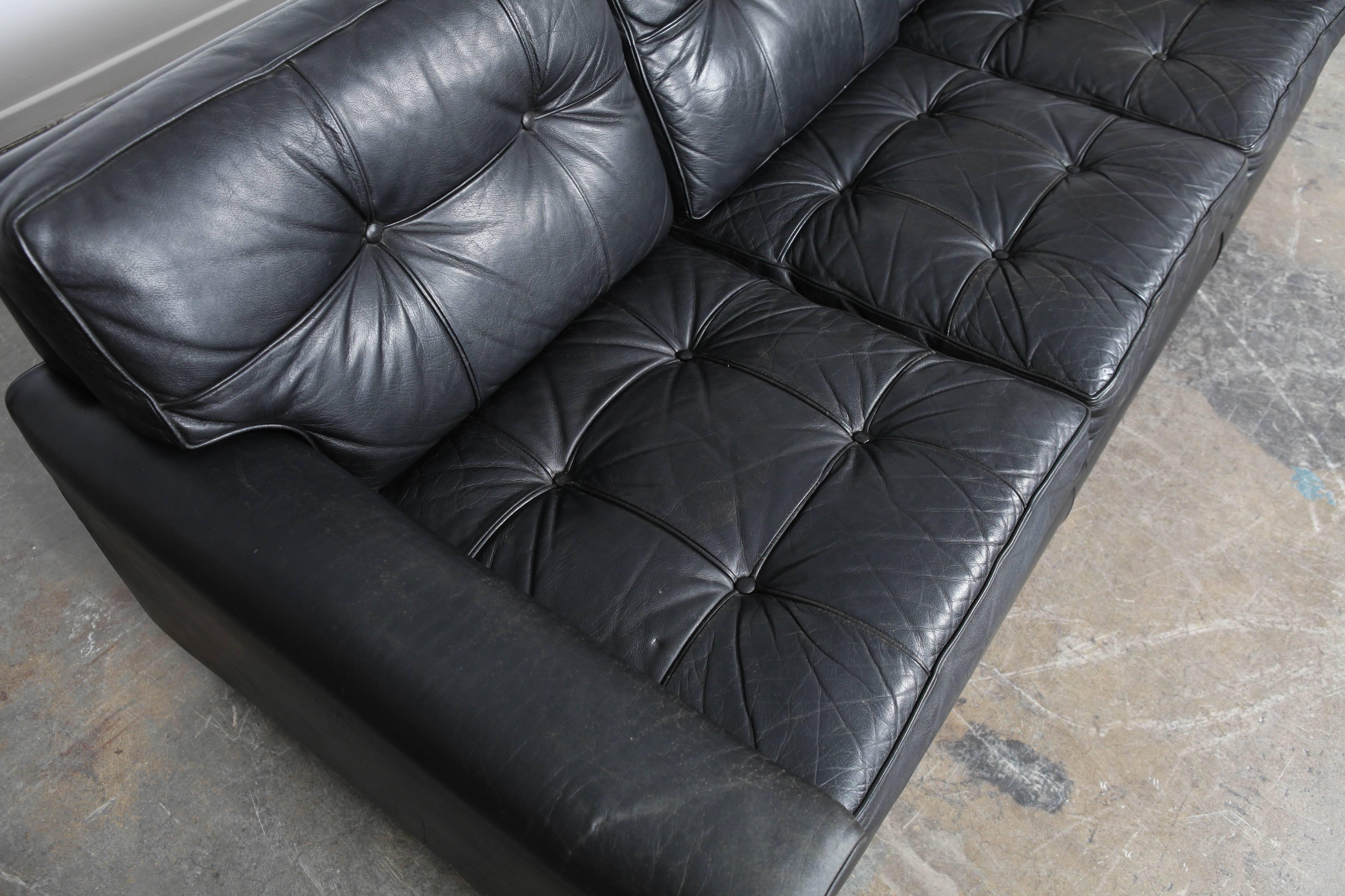 Swedish Mid-Century Modern Black Leather Sofa by Arne Norell 3