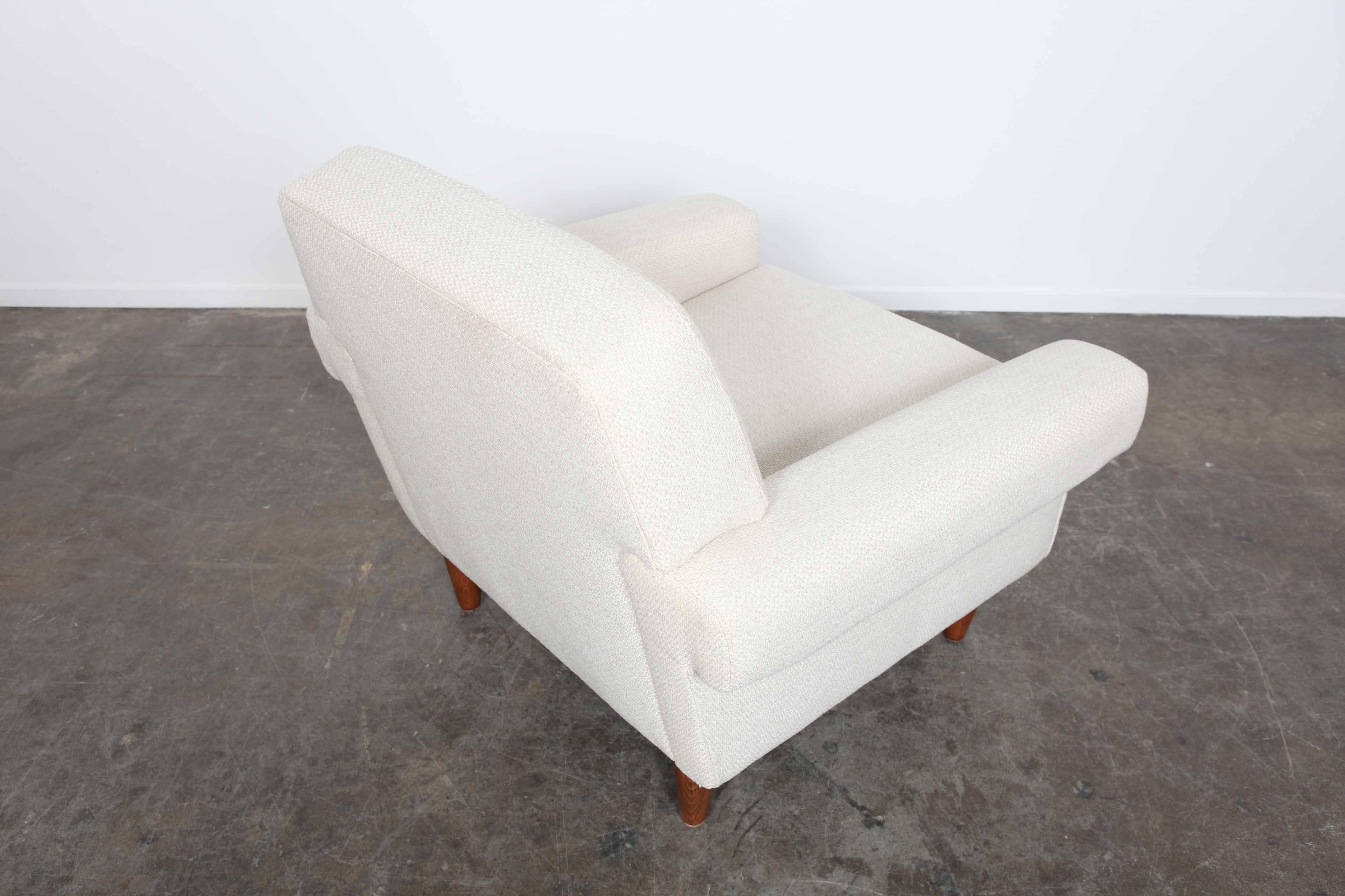 Mid-20th Century Pair of Swedish Mid-Century Modern Reupholstered Lounge Chairs by Ire Mobel