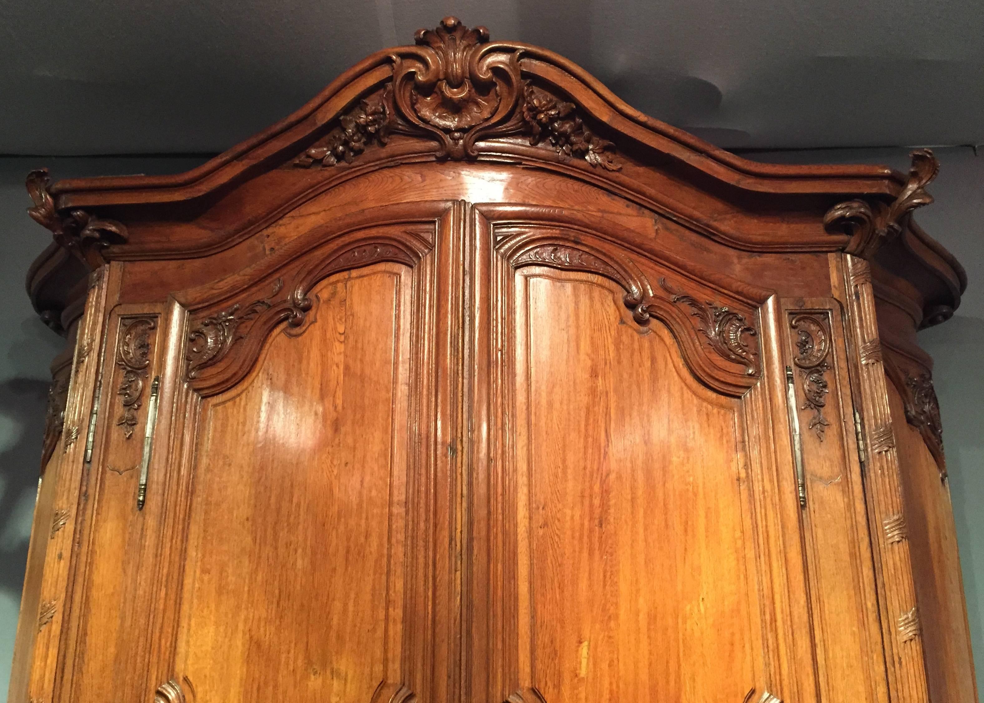 French Monumental Hunting Oak Wardrobe, Paris Regence Period, circa 1720-1730