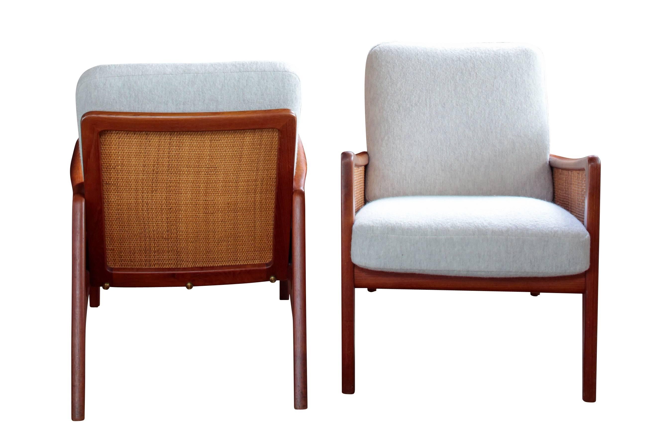 Mid-Century Modern Pair of Midcentury Peter Hvidt and Olga Mølgaard Lounge Chairs