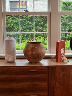 Hohe Vase „Vasque“ aus Mondragone-Marmor von Michael Verheyden