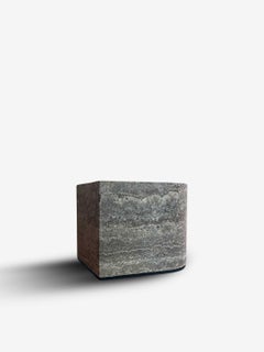 Portarotolo Nobble Marble in Travertino Titanium di Giobagnara