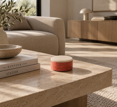 Petit bol « Cappuccino » en cuir et marbre Travertino couleur noyer de la collection Naxos, par Giobagnara