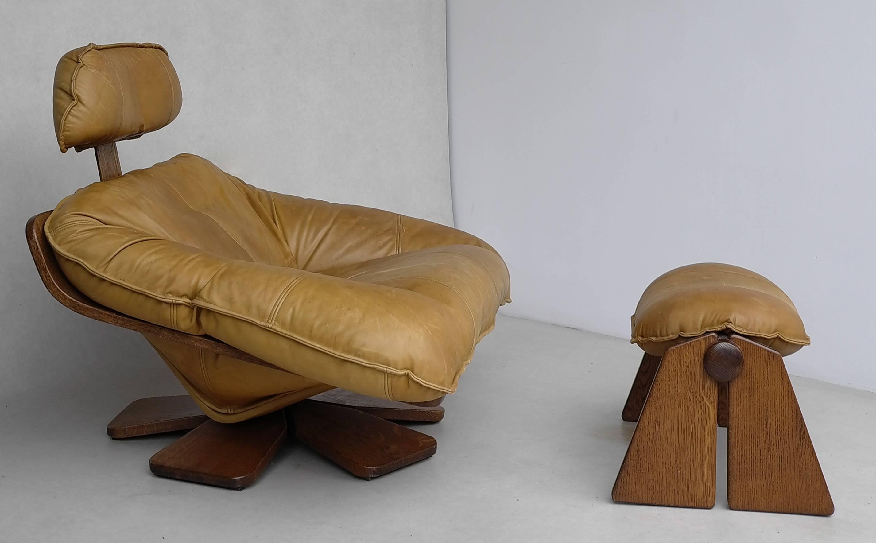 Cognac Leather Lounge Chair with Ottoman, Brazil, 1960s In Excellent Condition In Den Haag, NL