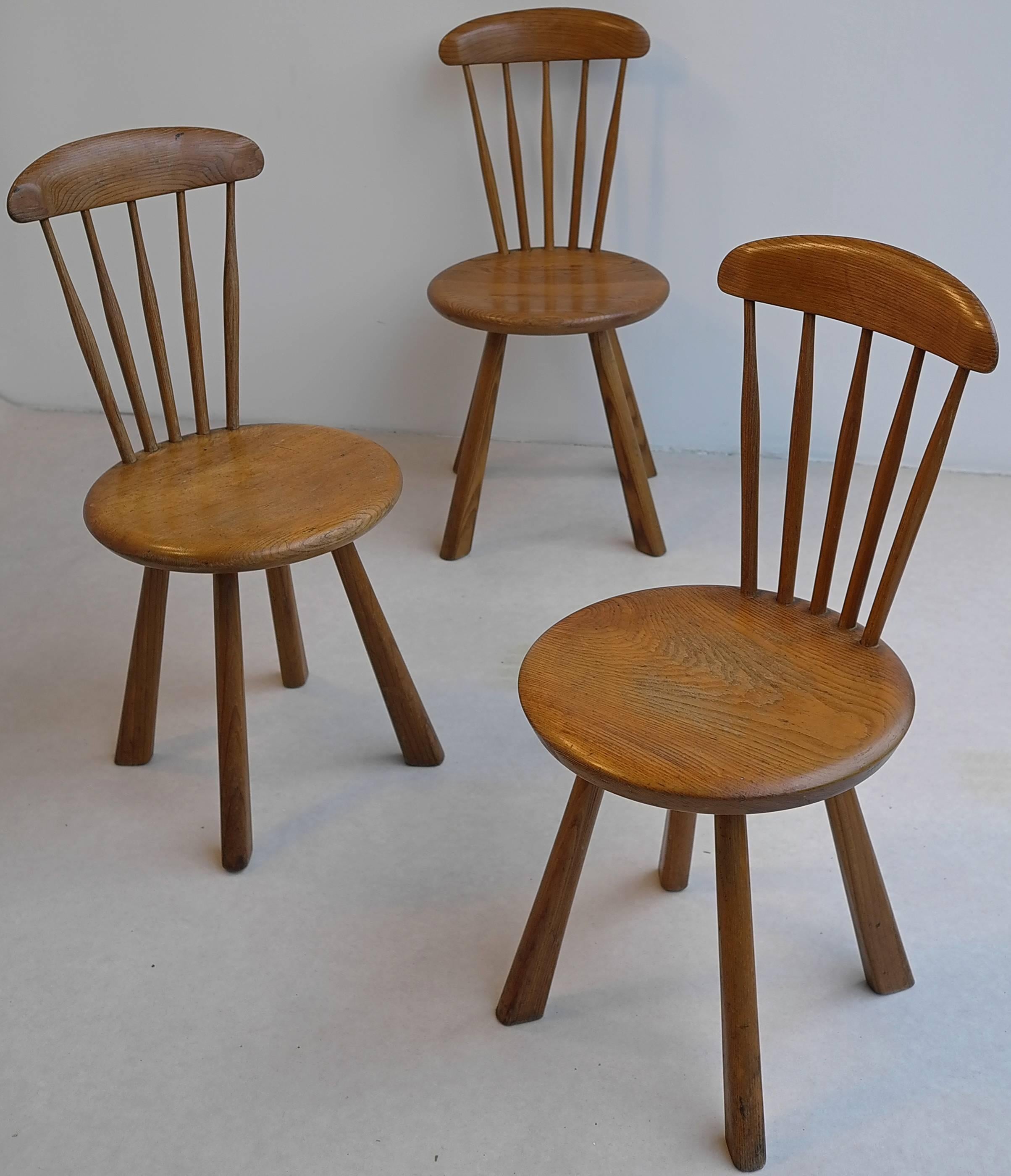 Solid pine side chairs/stools, France 1950's

These stools have a beautifull structure in the solid pine wood and a warm natural patina.