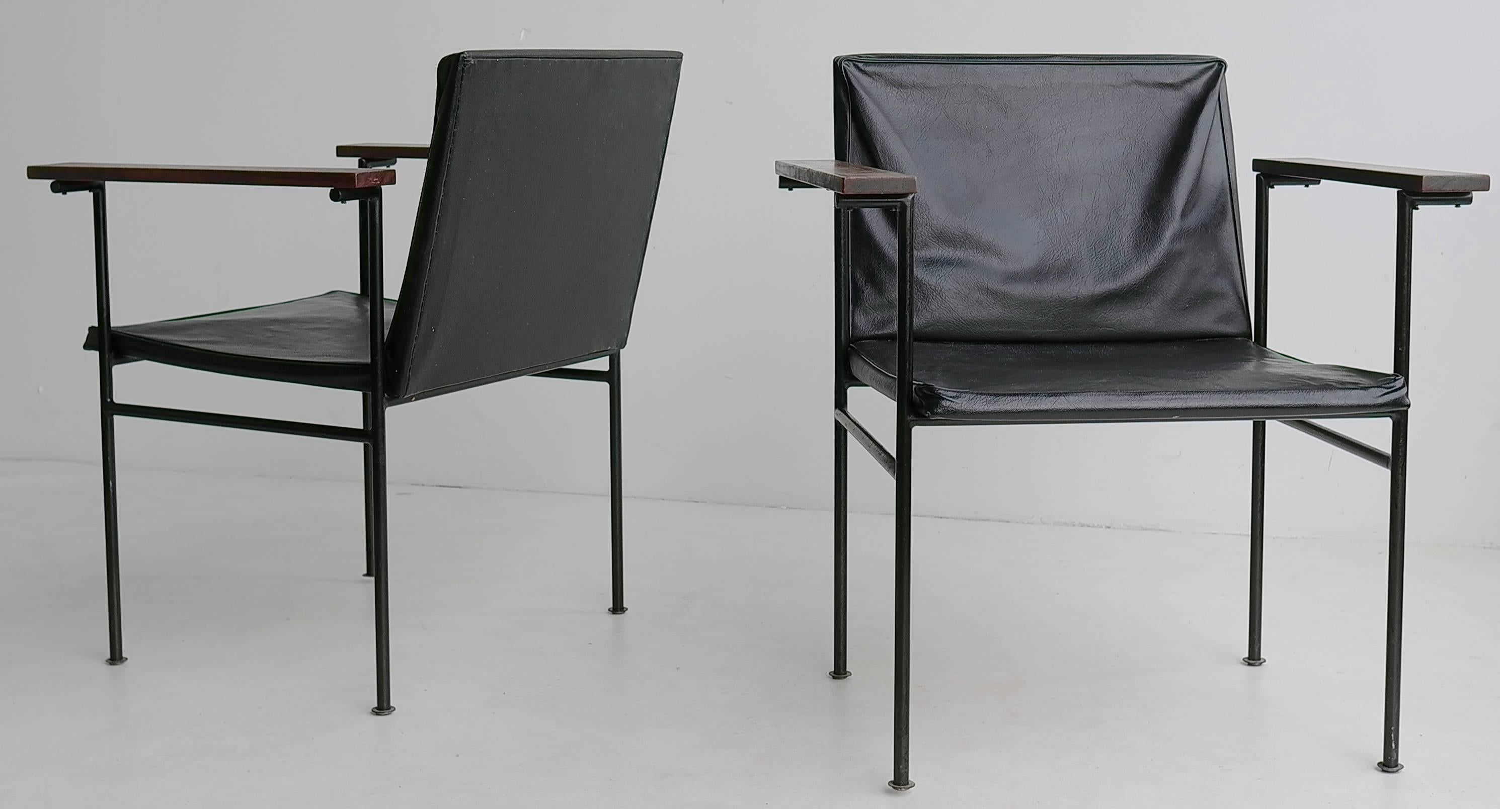 Mid-Century Modern Pair of Minimal Designed Side Chairs, France, 1950s For Sale