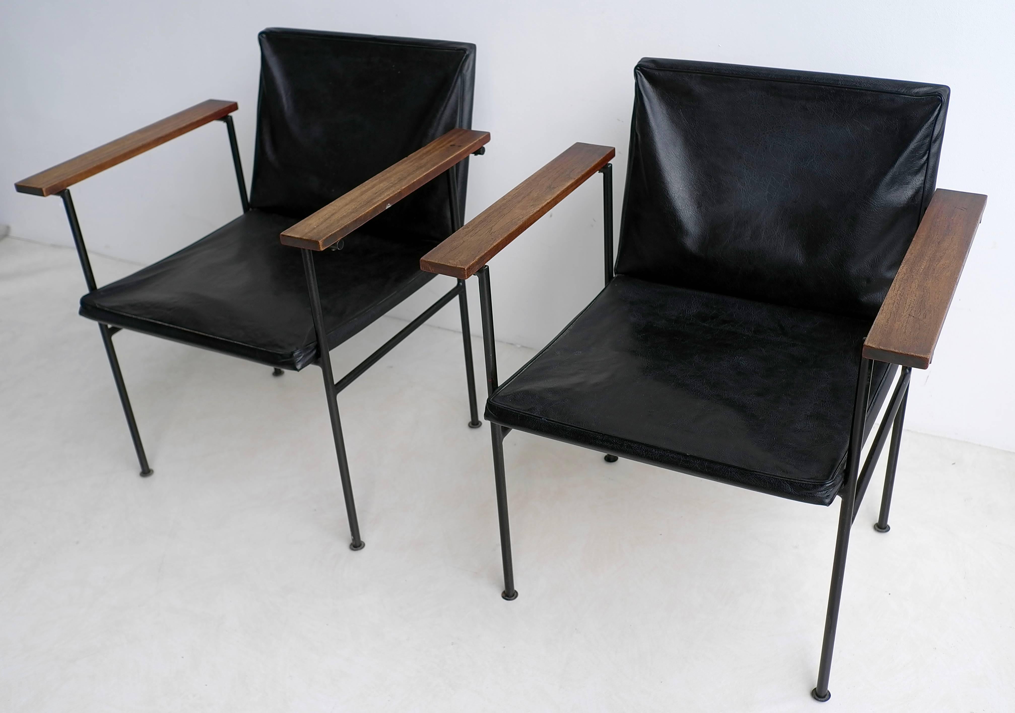 Pair of Minimal Designed Side Chairs, France, 1950s In Good Condition For Sale In Den Haag, NL