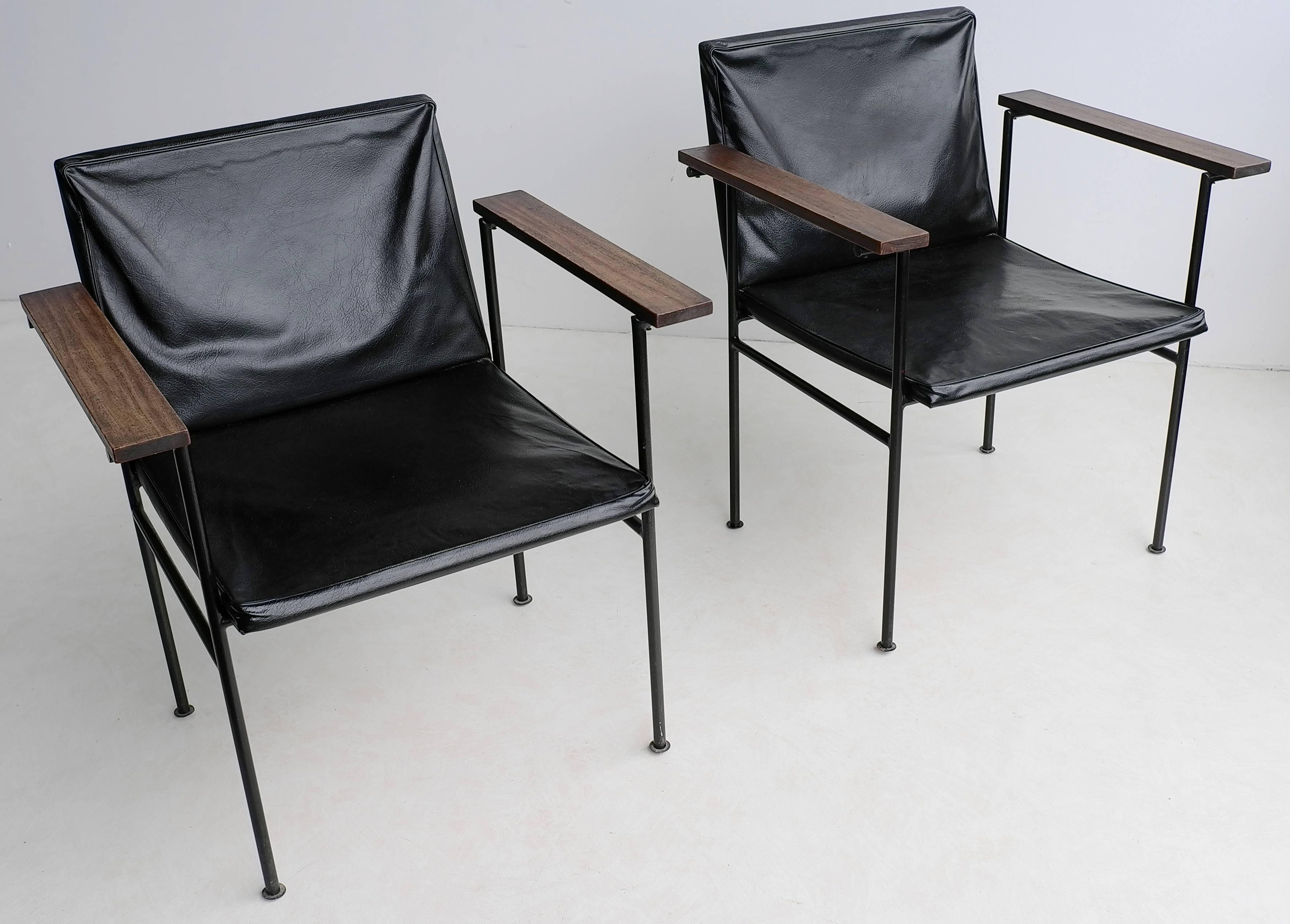 Metal Pair of Minimal Designed Side Chairs, France, 1950s For Sale
