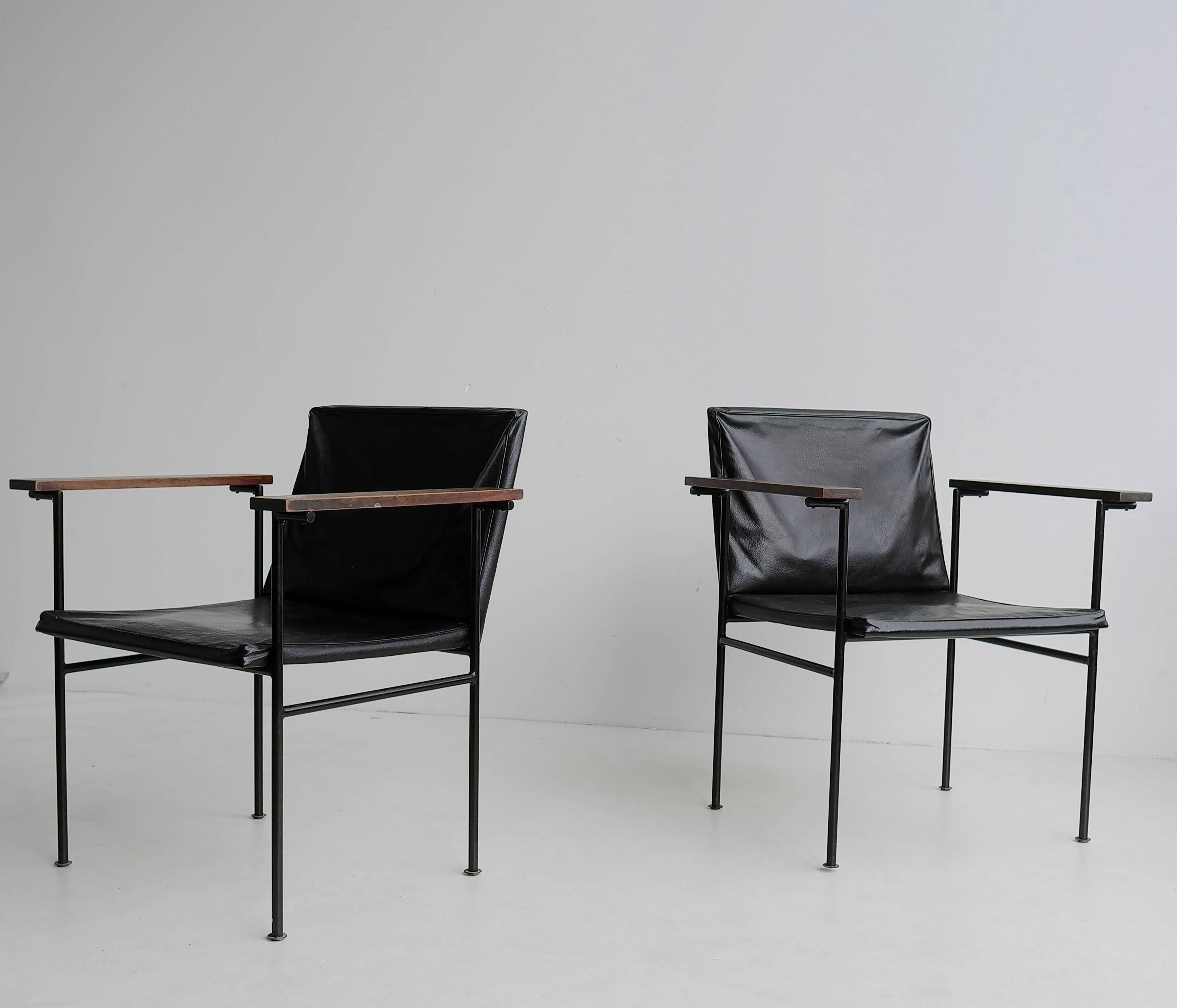 Pair of Minimal Designed Side Chairs, France, 1950s For Sale 1