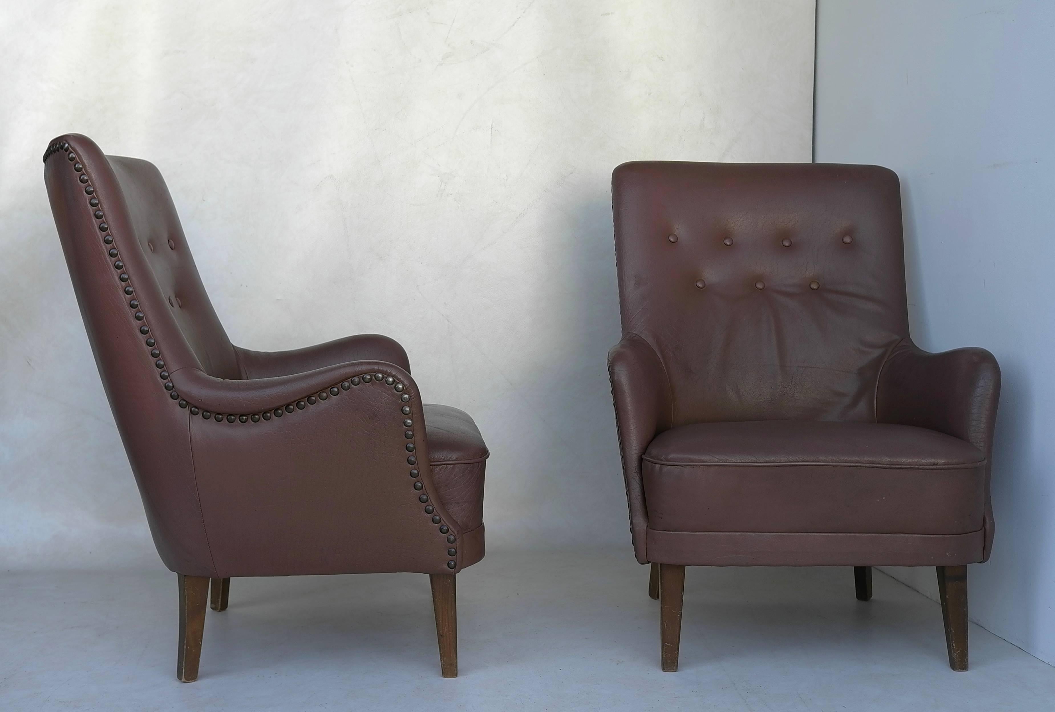 Pair of Danish High Back Armchairs in Brown Leather in style of Arne Vodder In Excellent Condition In Den Haag, NL