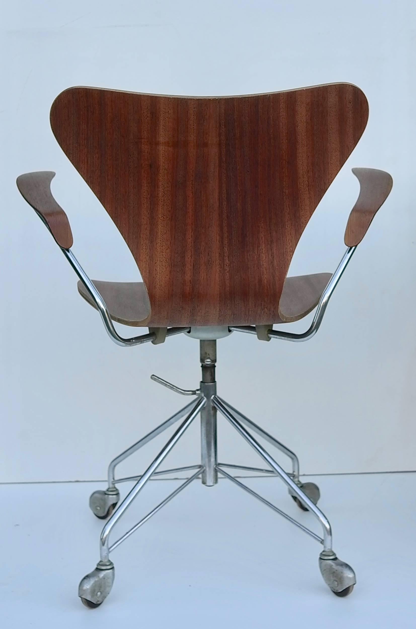 Mid-Century Modern Early Arne Jacobsen Office Chair by Fritz Hansen, Denmark