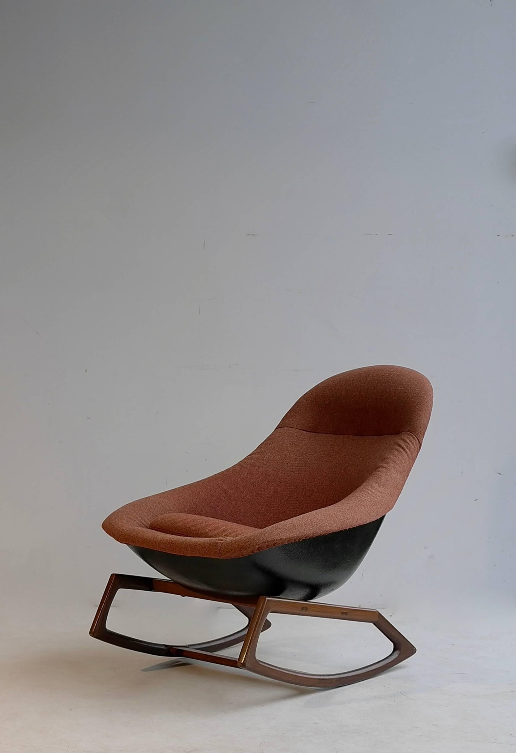 Organic Gemini Rocking Chair by Walter S. Chenery for Lurashell In Excellent Condition In Den Haag, NL