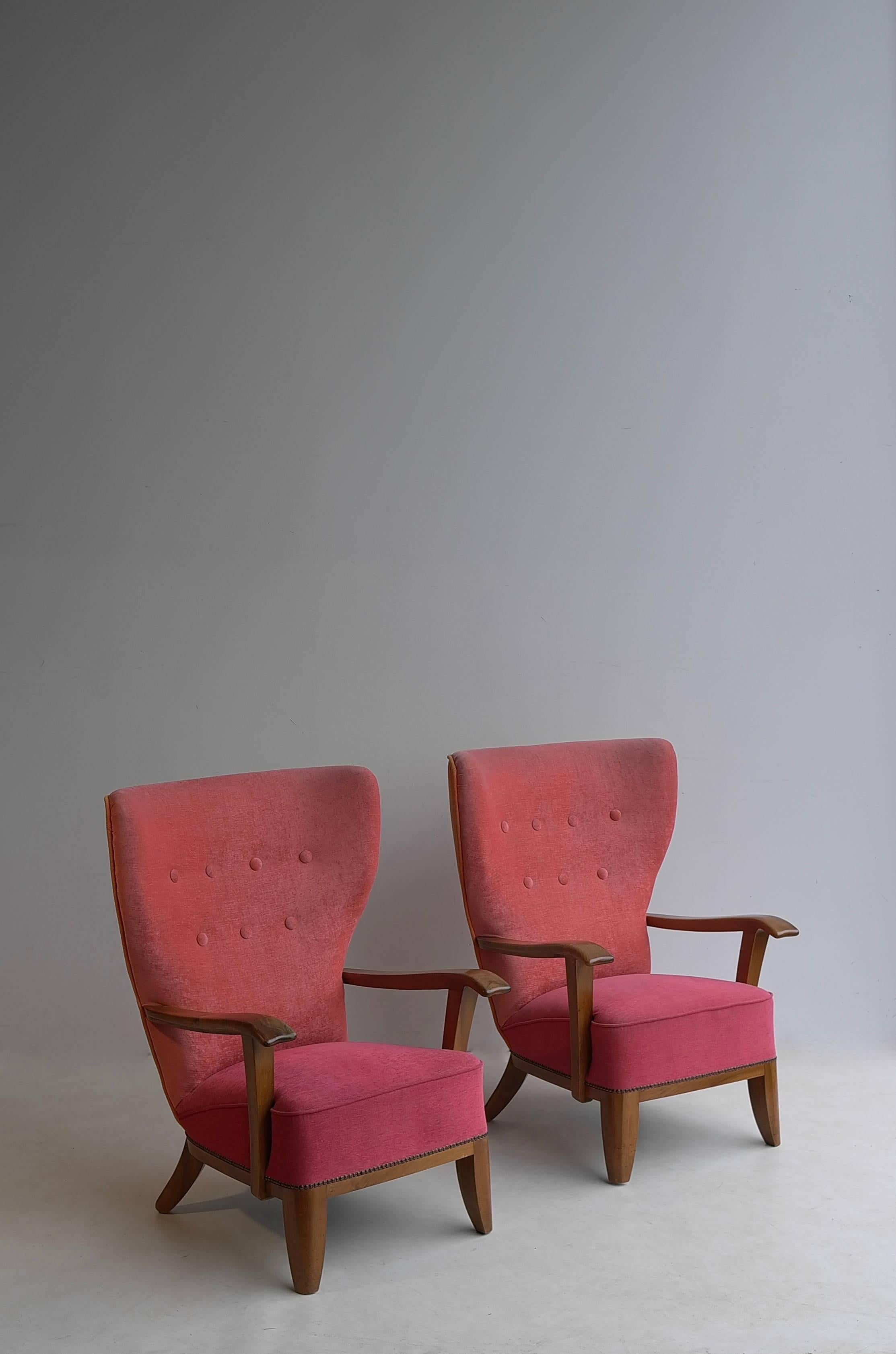 Mid-Century Modern Pair of Three-Tone Wingback Armchairs, France, 1940s