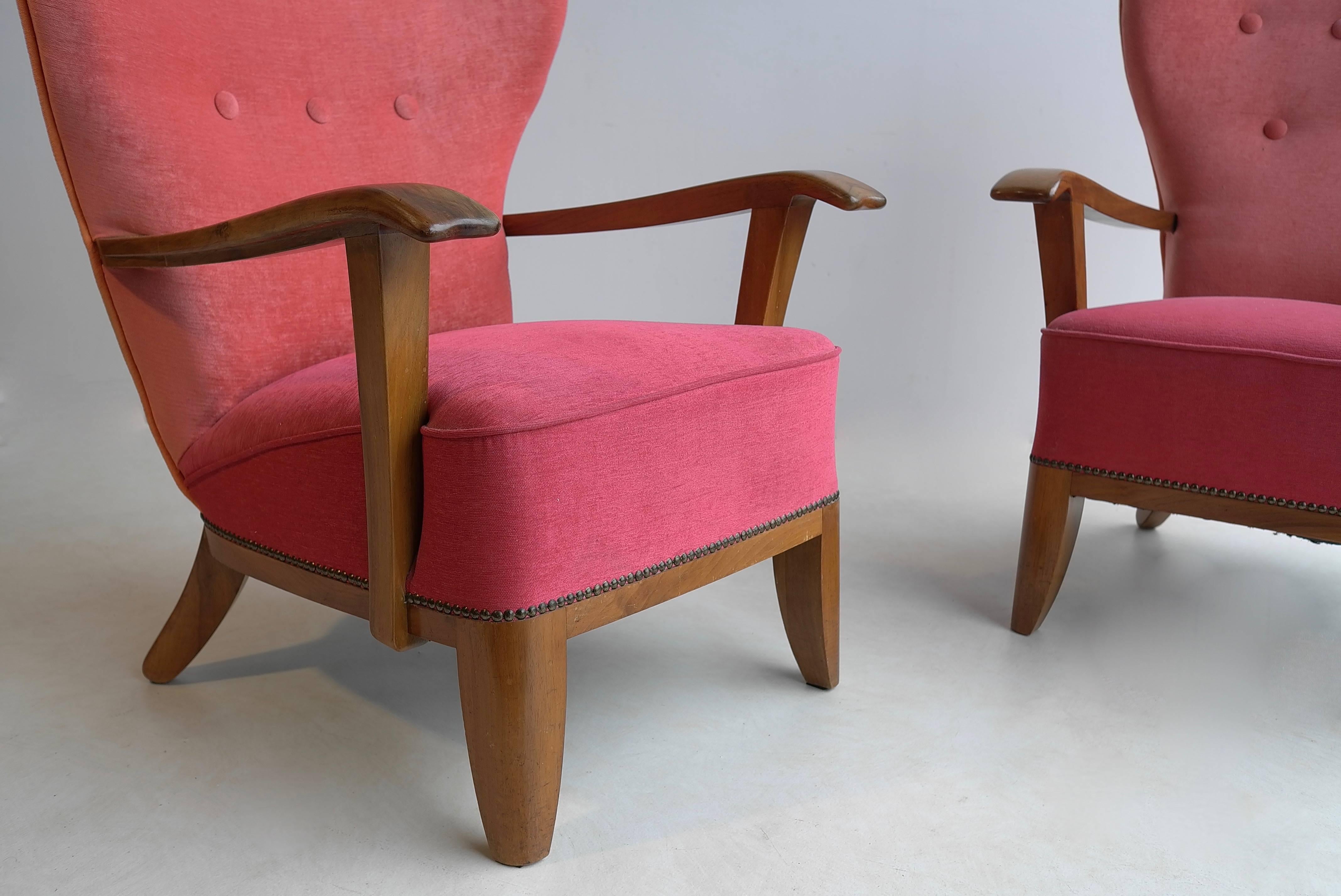 Pair of Three-Tone Wingback Armchairs, France, 1940s In Excellent Condition In Den Haag, NL