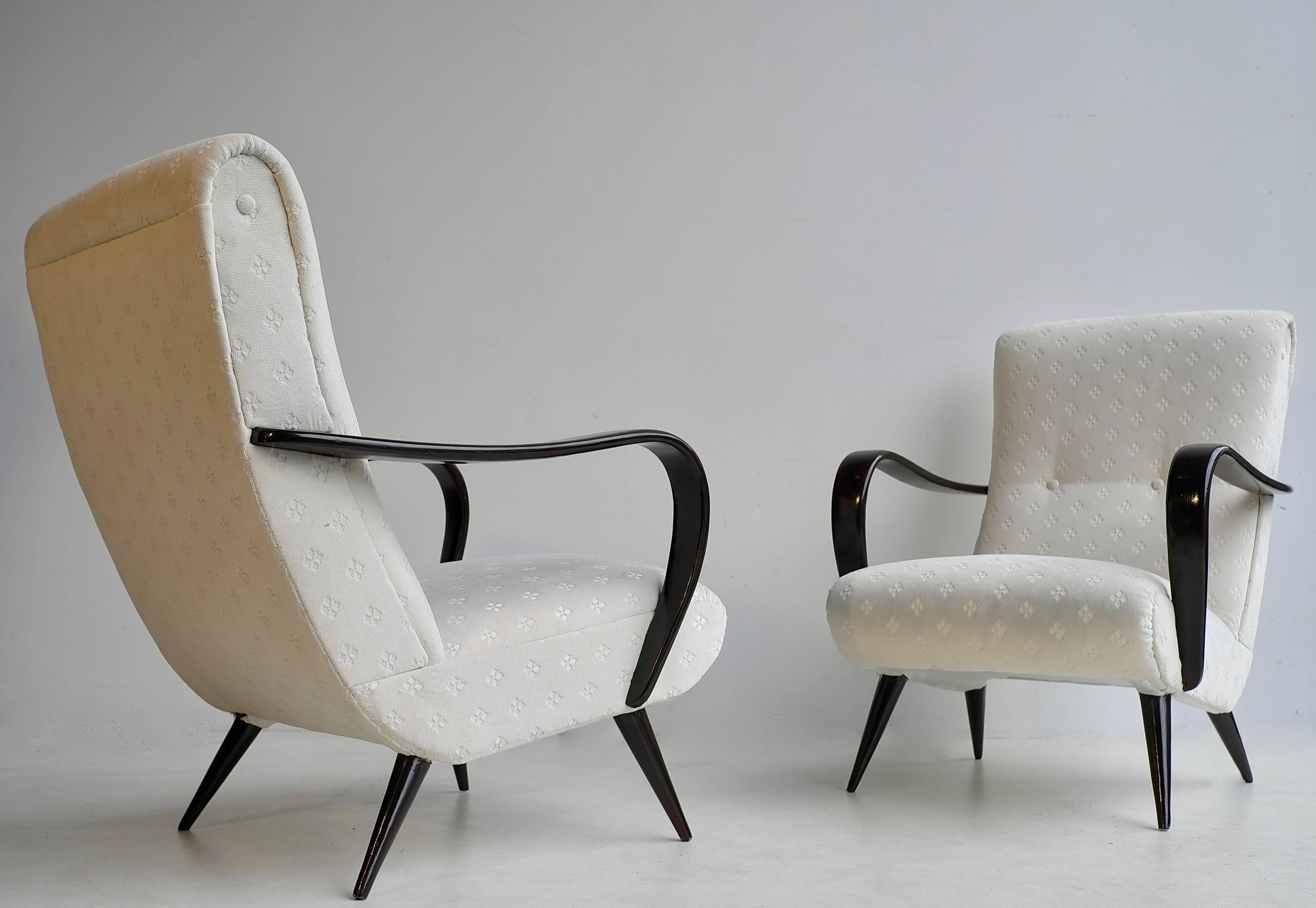 Pair of Sculptural Lounge Chairs with Curved Wooden Armrests, Italy, 1950s 1