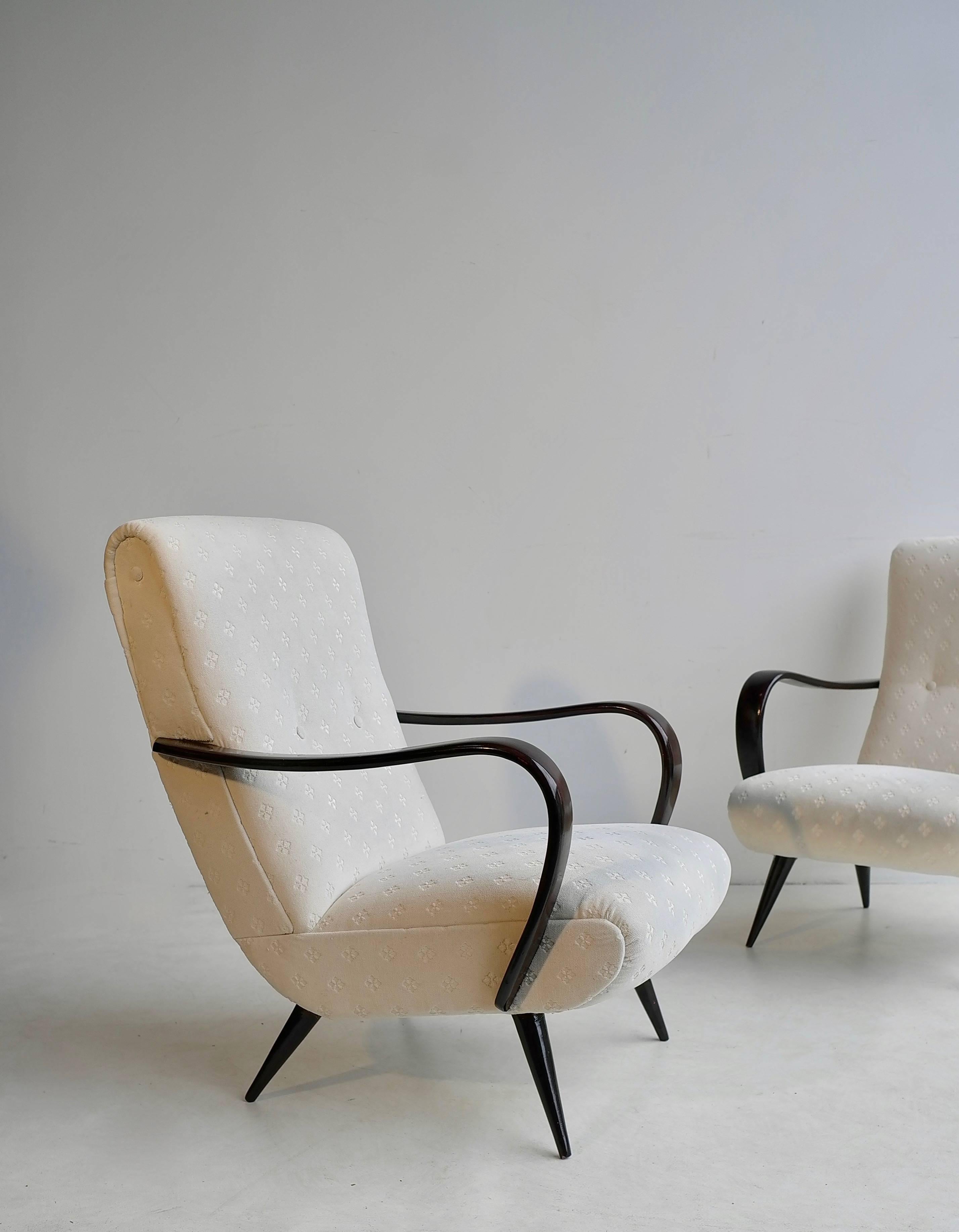 Pair of Sculptural Lounge Chairs with Curved Wooden Armrests, Italy, 1950s 2