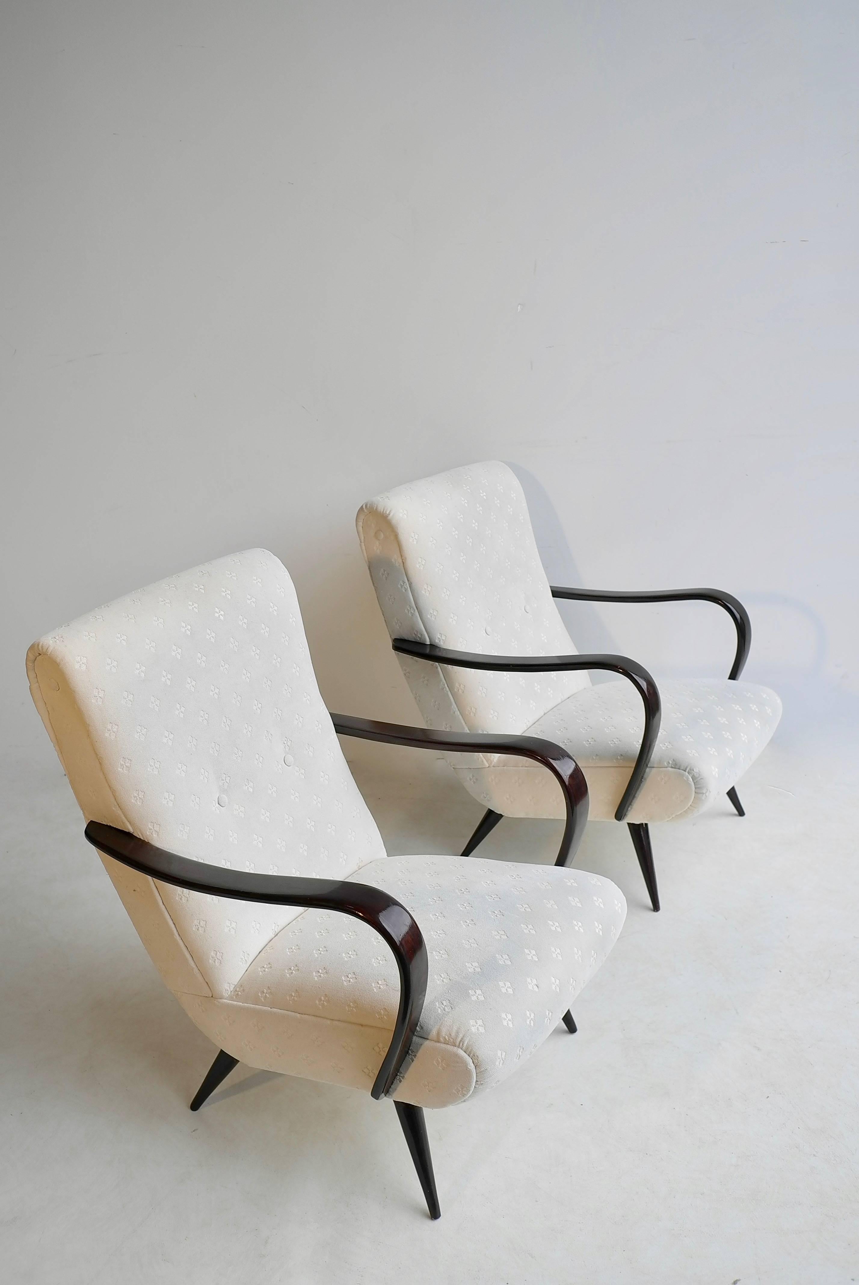 Pair of Sculptural Lounge Chairs with Curved Wooden Armrests, Italy, 1950s 3