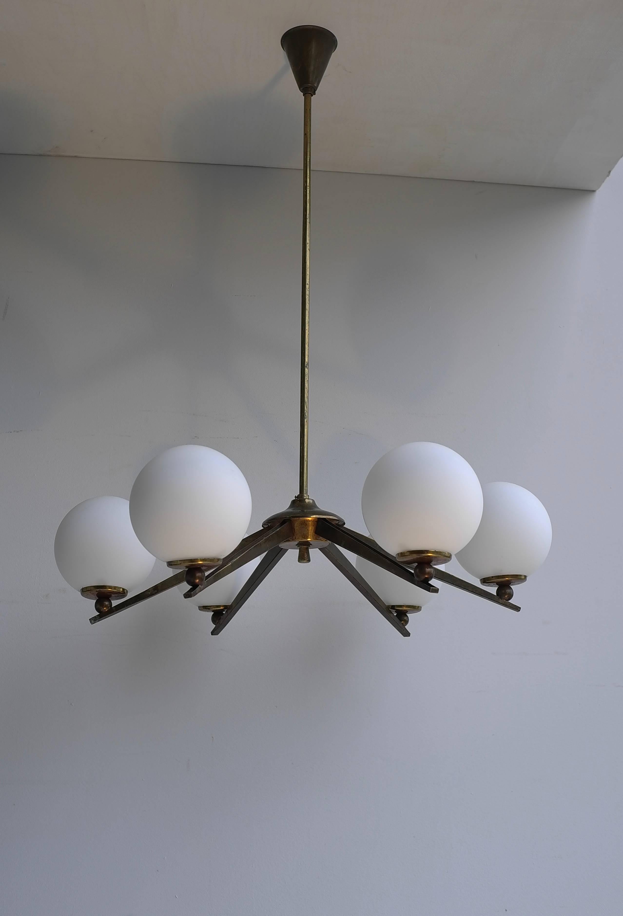 Mid-20th Century Italian Chandelier in Brass with Opaline Glass Balls, Italy, 1950s