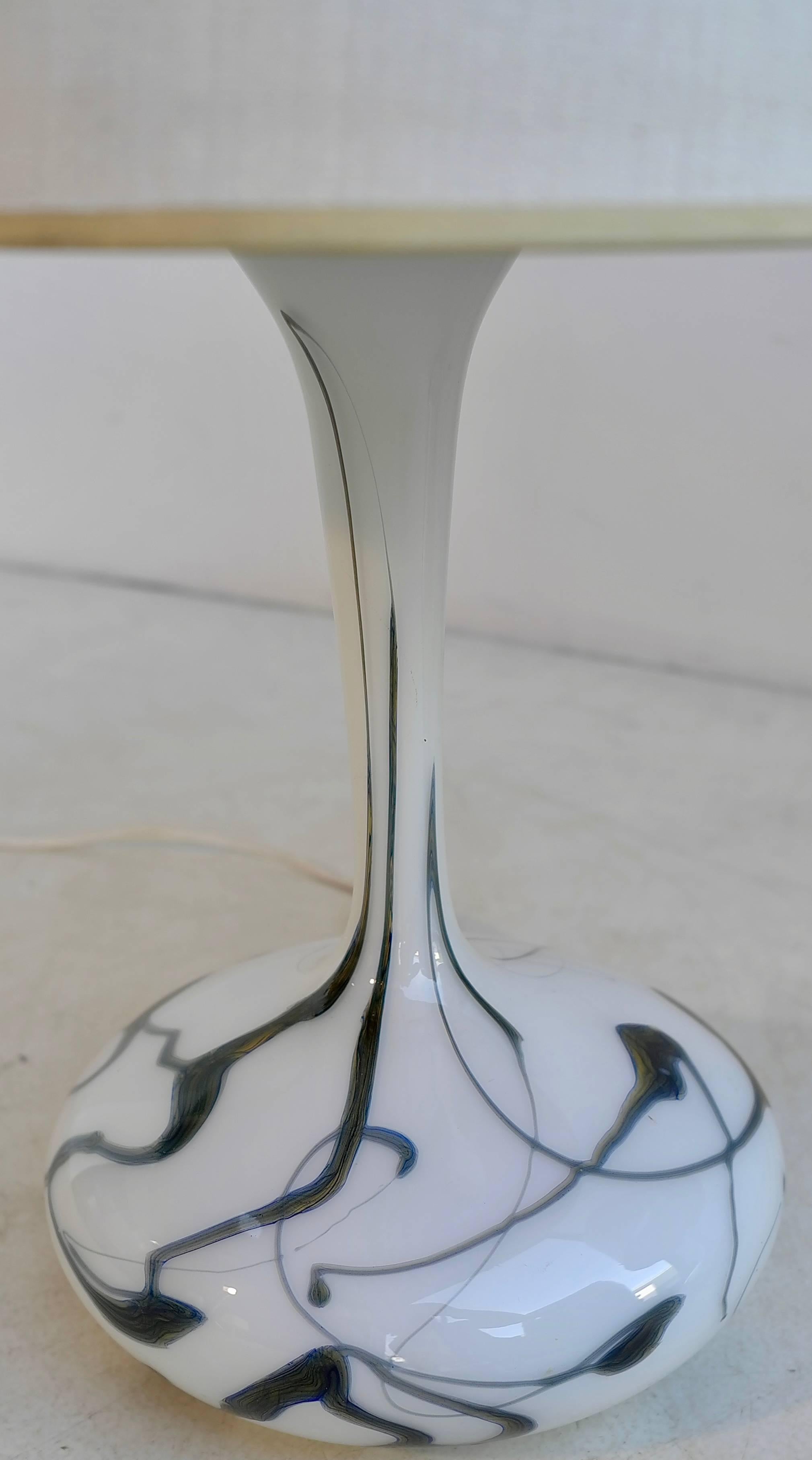 Milieu du XXe siècle Paire de lampes de bureau d'art de Murano en verre blanc, Italie, années 1960