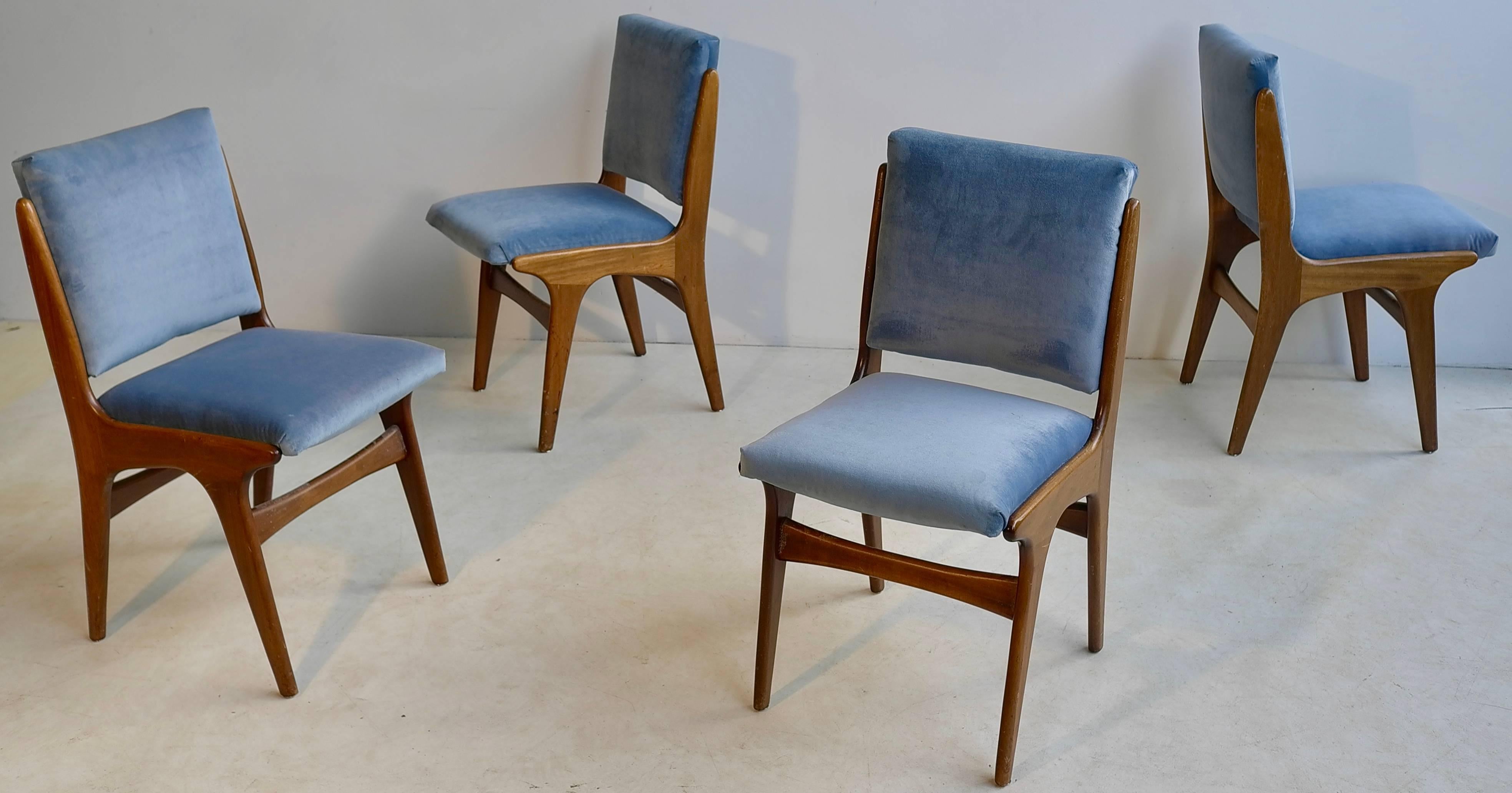 Four dining chairs in ice blue velvet in style of Carlo di Carli, Italy, 1950s.