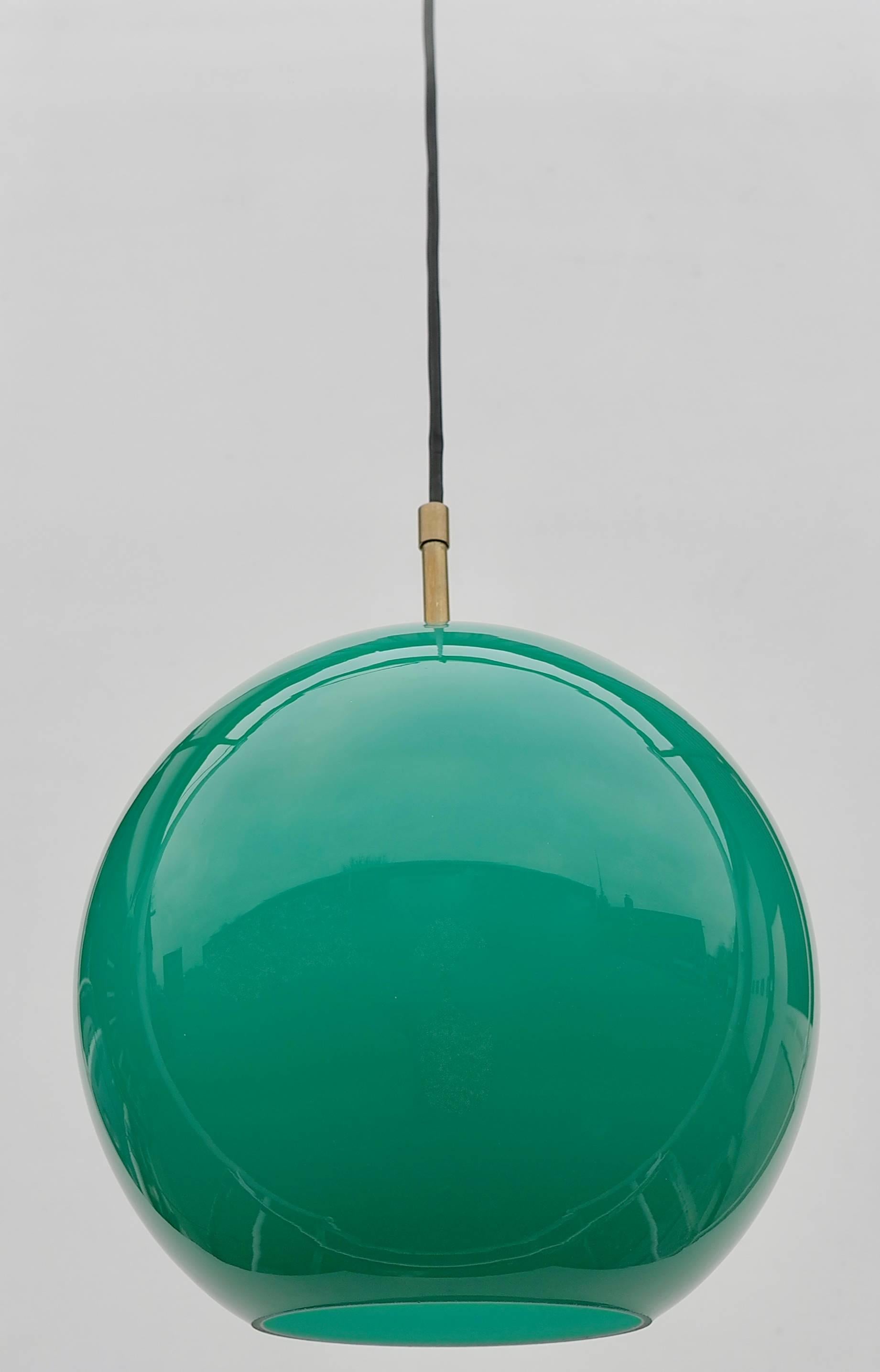 Mid-Century Modern 3x Uno & Östen Kristiansson Glass Pendant Lamp in Jade Color, Sweden, 1960s For Sale