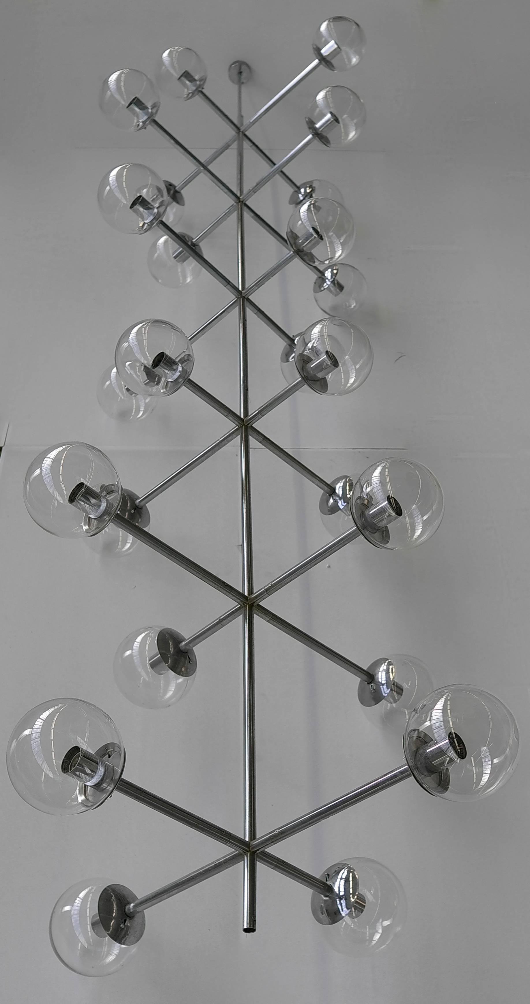 Große, große Kugellampe aus Chrom und transparentem Glas, 1960er Jahre (Moderne der Mitte des Jahrhunderts) im Angebot