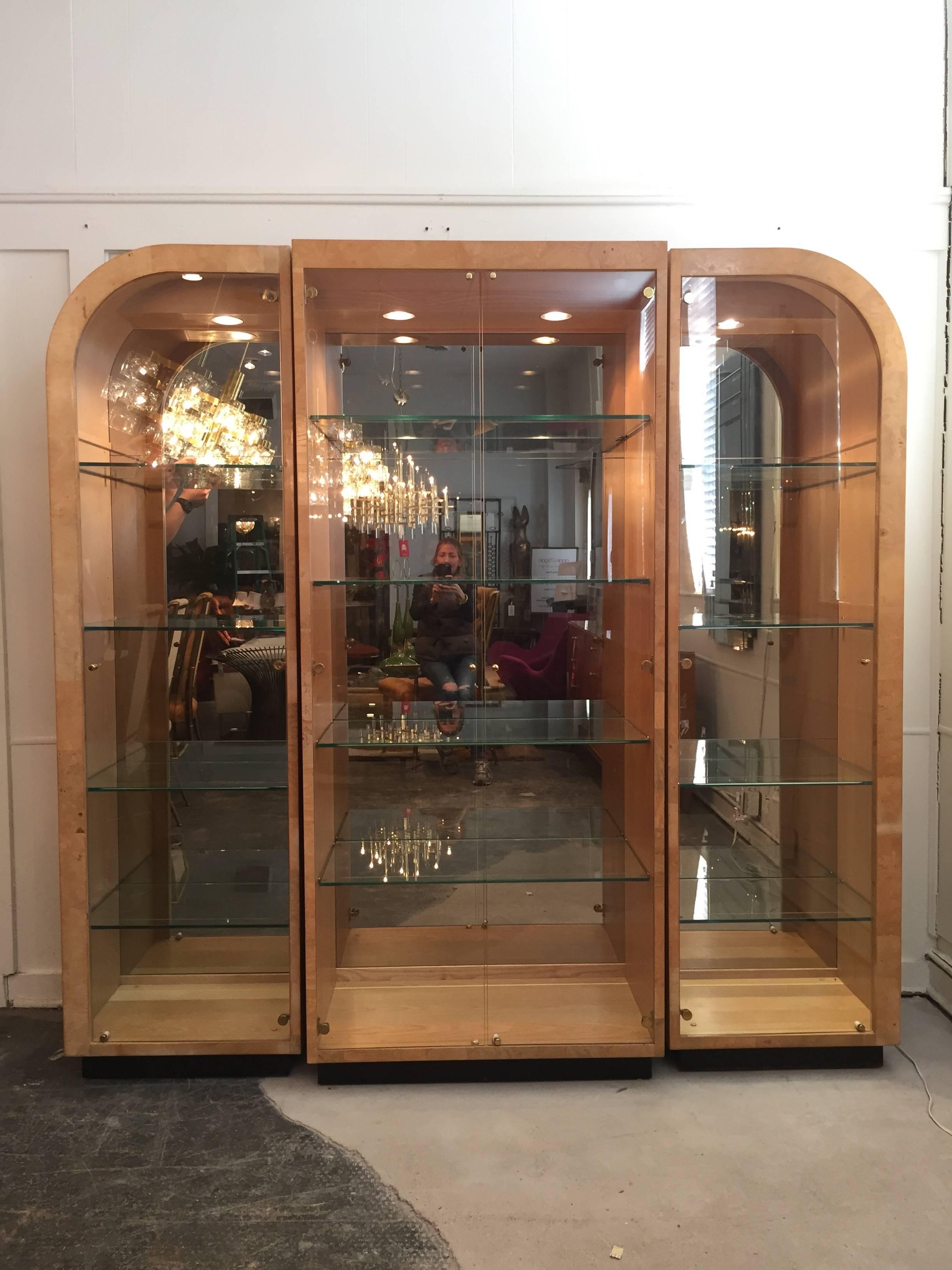 Gorgeous Burl Wood Display Cabinet by Henredon In Good Condition In Dallas, TX
