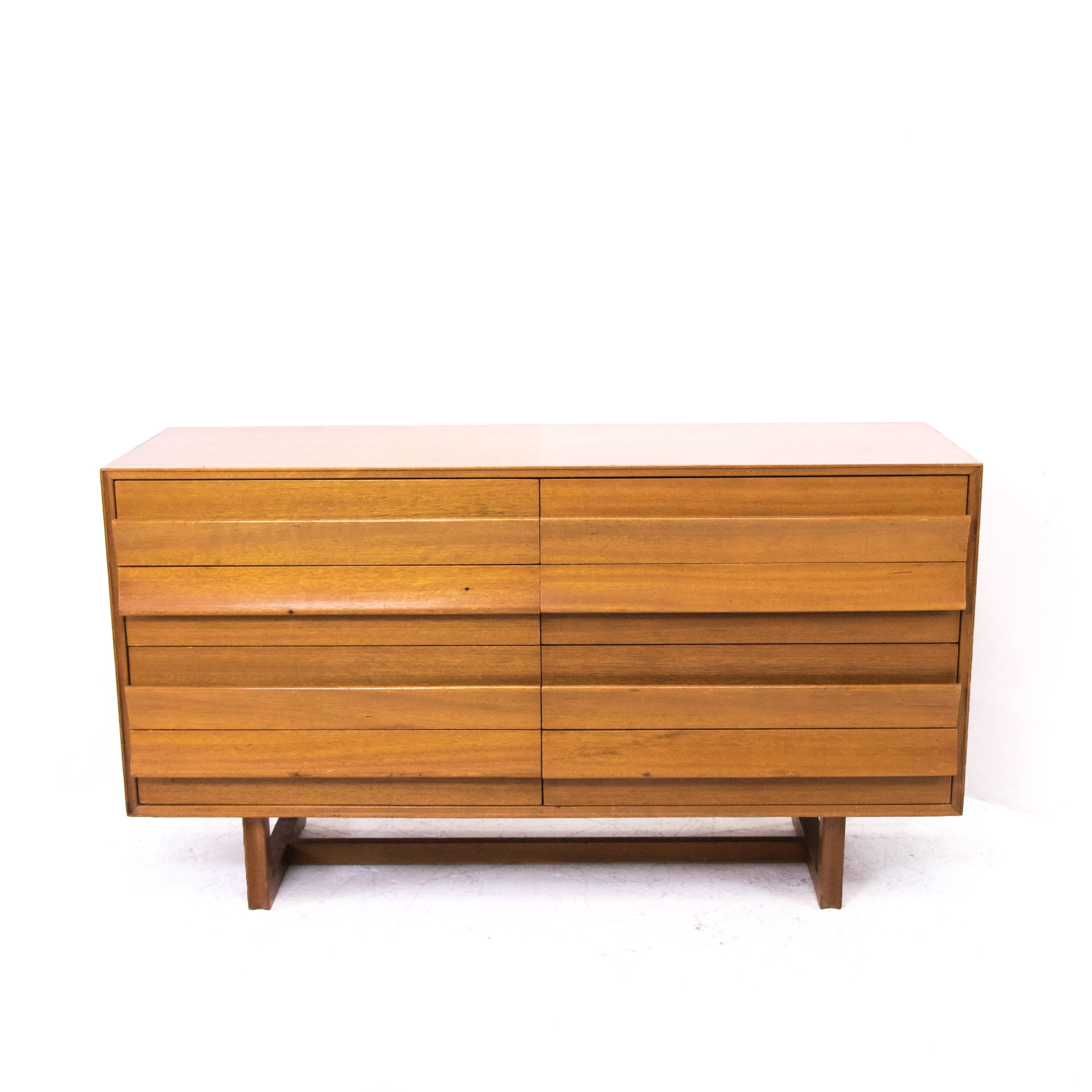 Mid-Century Dresser by Paul Laszlo for Brown Saltman. The dresser does need refinishing, circa 1960s

Dimensions: 60" W x 18" D x 33.5" T.