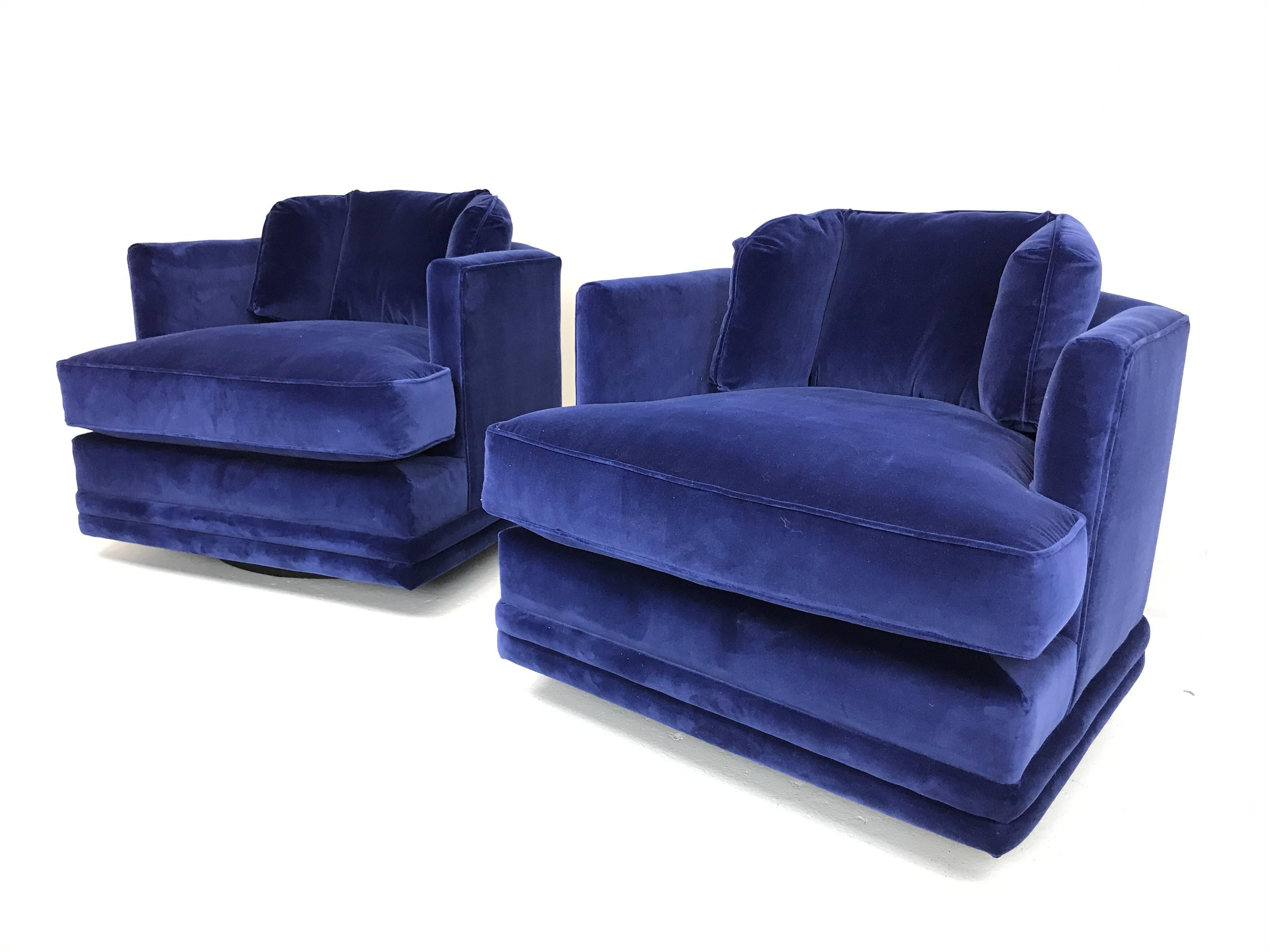 Mid-Century Modern Pair of Blue Velvet Hex Back Swivel Chairs in the Style of Milo Baughman