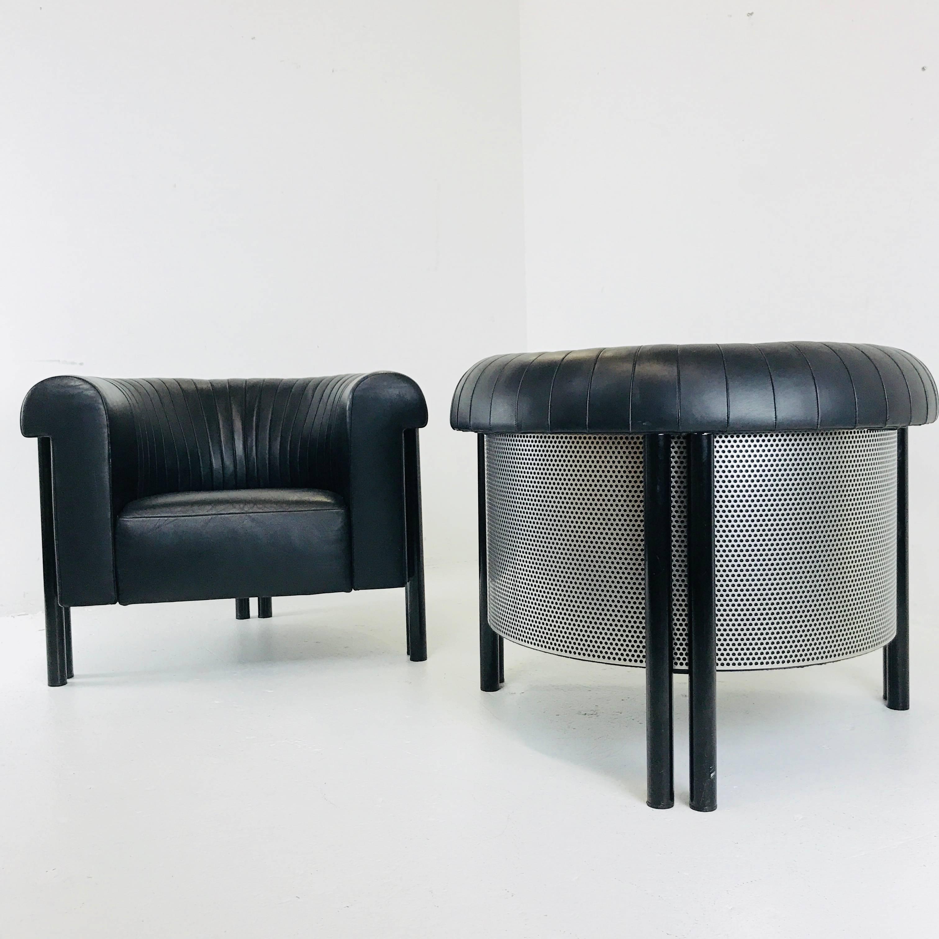 Modern Pair of Black Leather Lounge Armchairs by De Sede