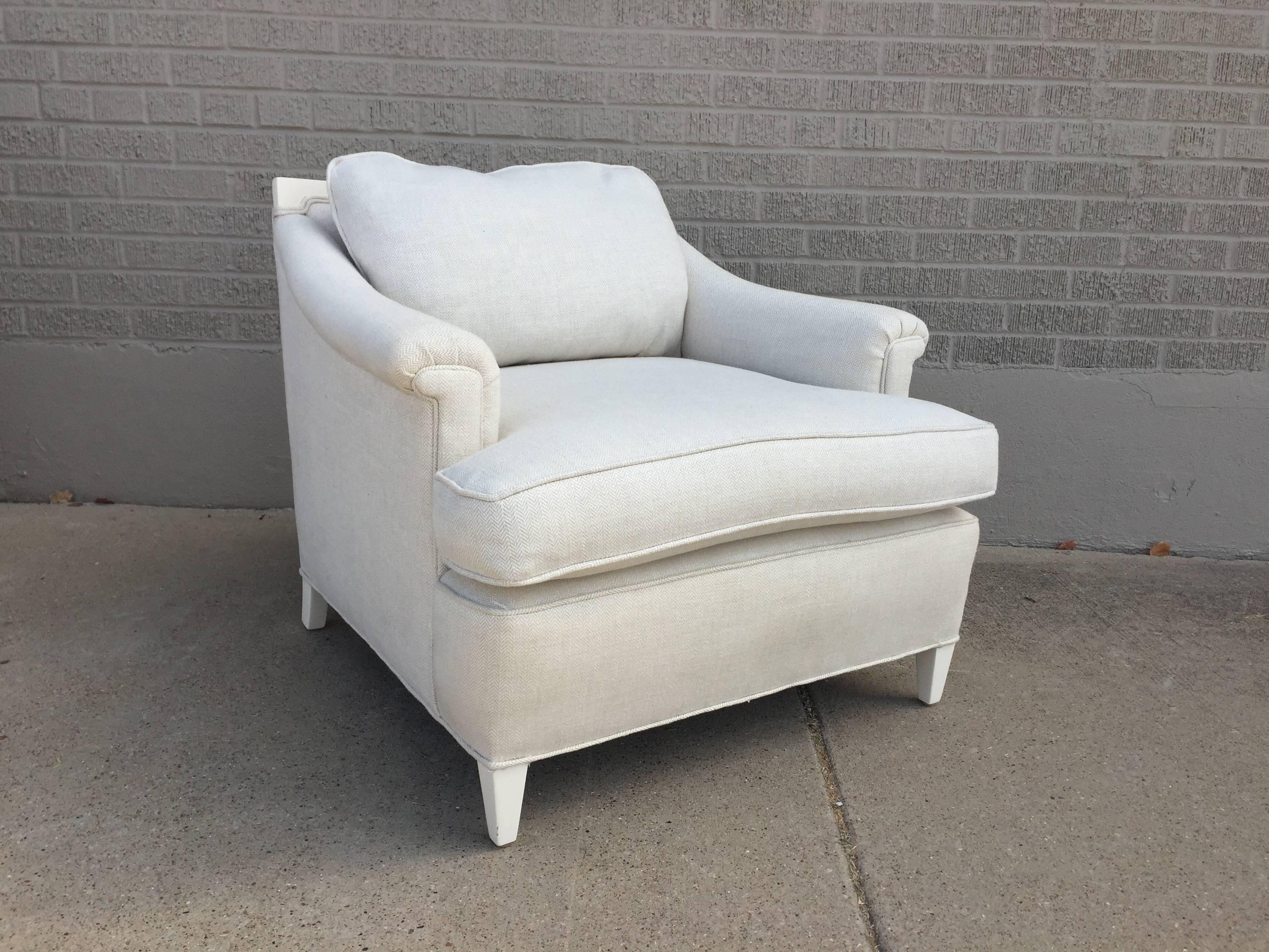 Pair of Regency Lounge Chairs In Good Condition In Dallas, TX