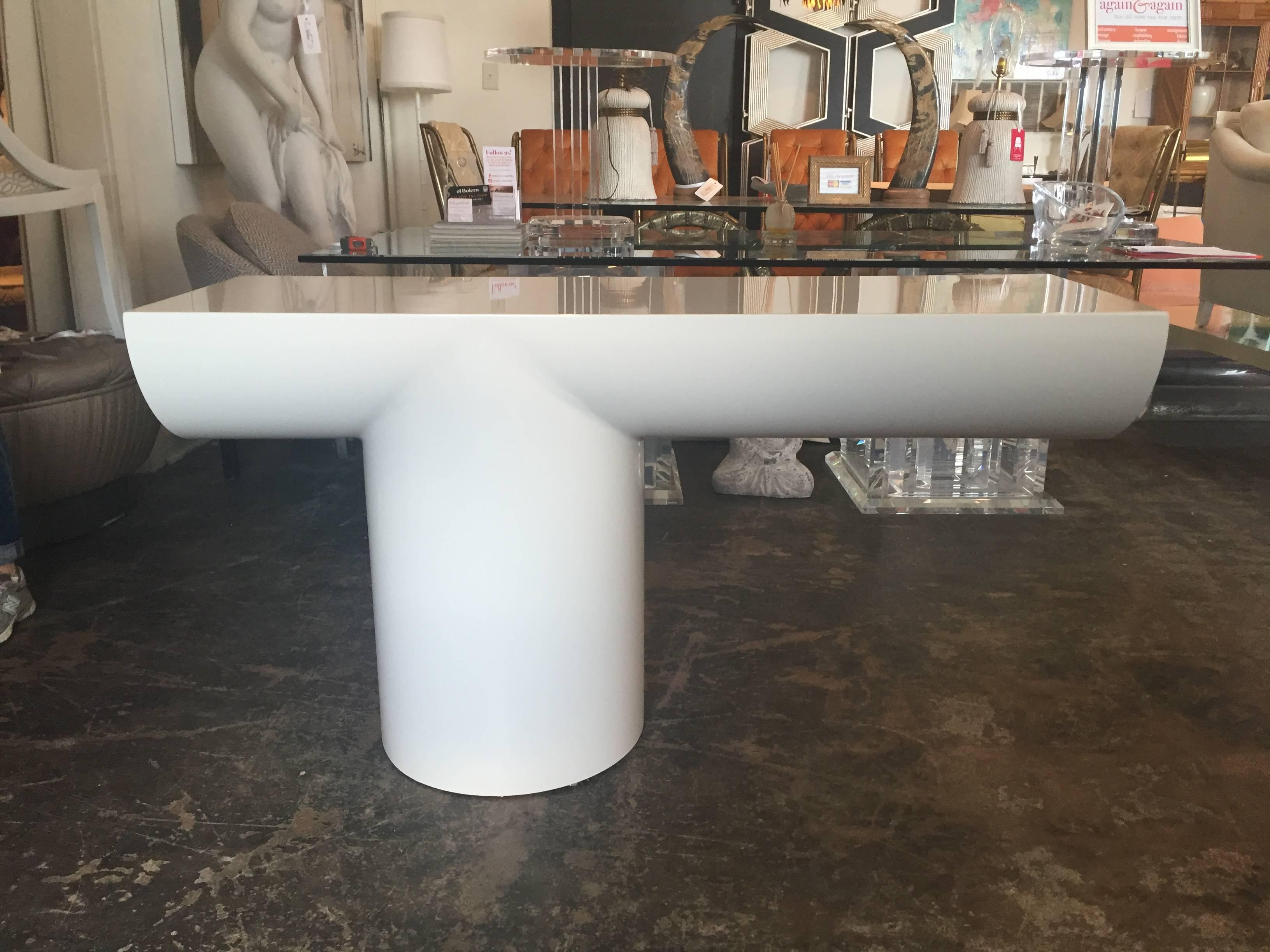 Mid-Century Modern Newly Lacquered Floating Console in the Style of Brueton