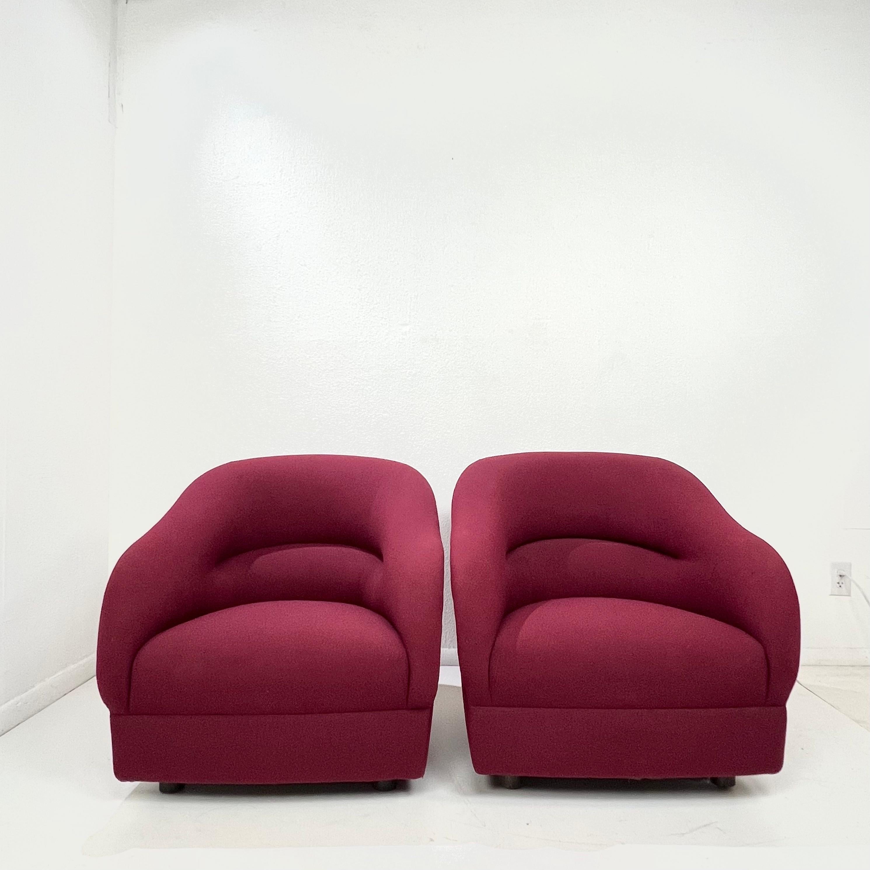 Paire de fauteuils par The Bennetts pour Brickel Associates en vente 2