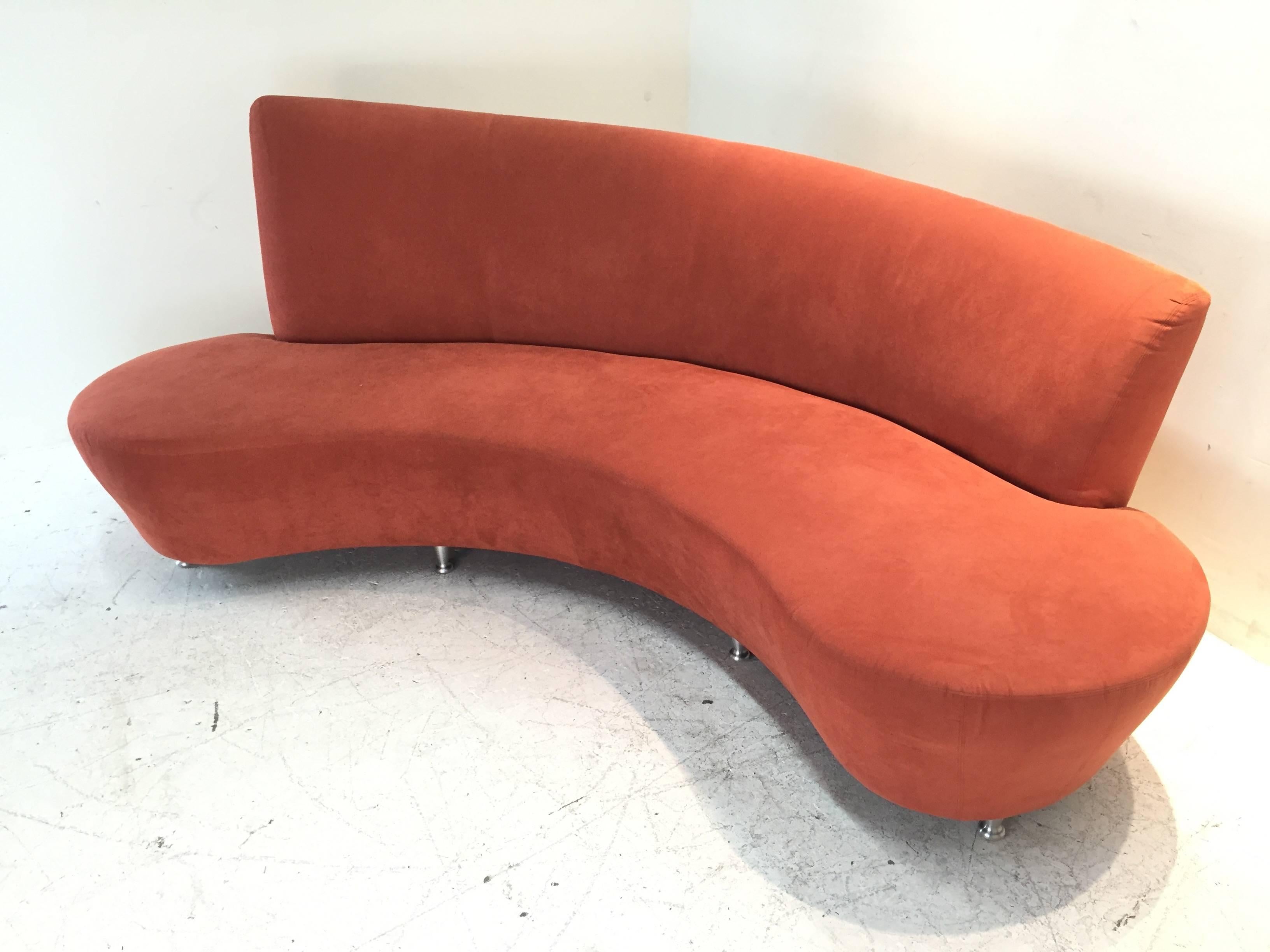 Sculptural Vladimir Kagan style sofa for Directional. Excellent vintage condition, retains original tags.