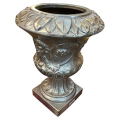 Urne en céramique italienne peinte à la main, rehaussée de feuilles d'argent, années 1990