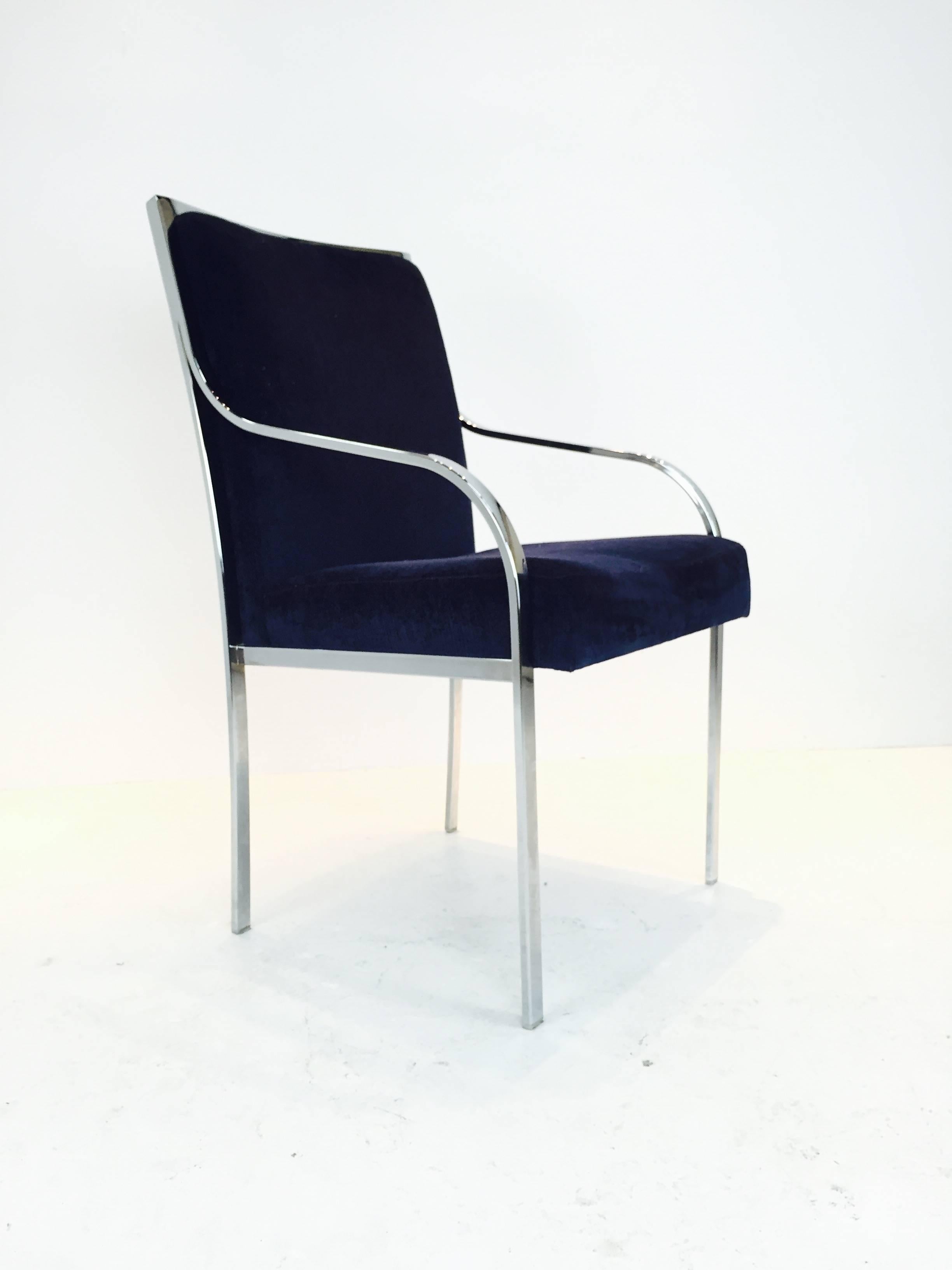 Set of six Pierre Cardin dining chairs in the style of Milo Baughman. These chrome chairs with navy upholstery are in good vintage condition.

Dimensions: 20