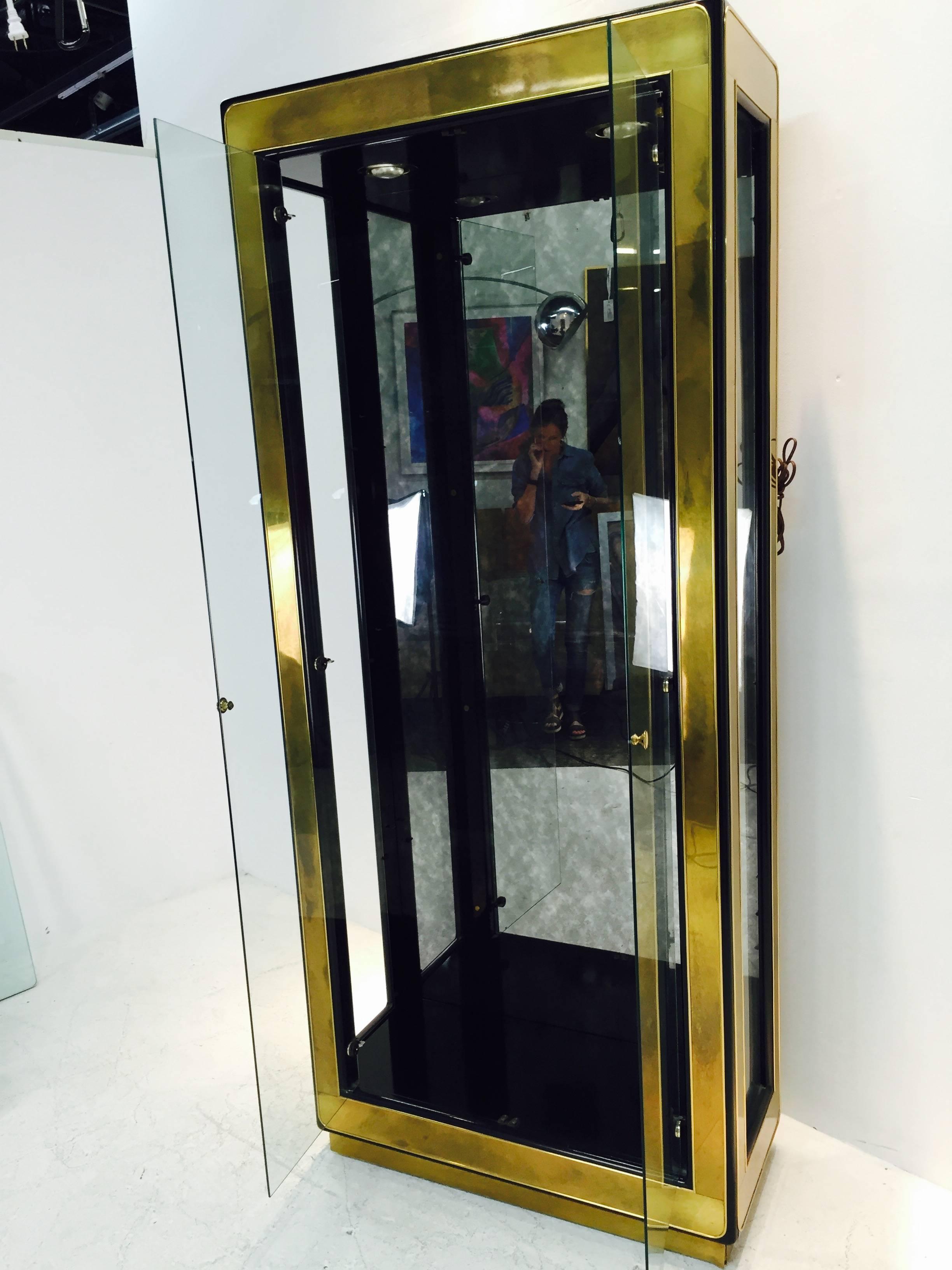 Mid-Century Modern Brass and Glass Etagere by Mastercraft