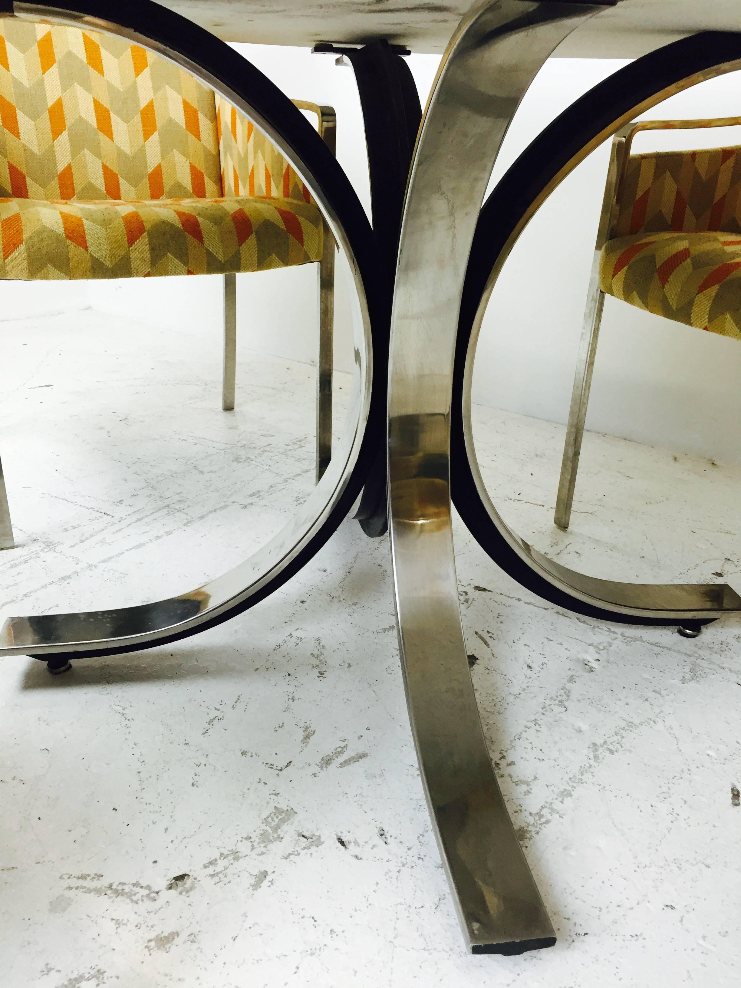 Four-Legged Chrome Base Round Dining Table with White Quartz Top by Borsani In Good Condition In Dallas, TX